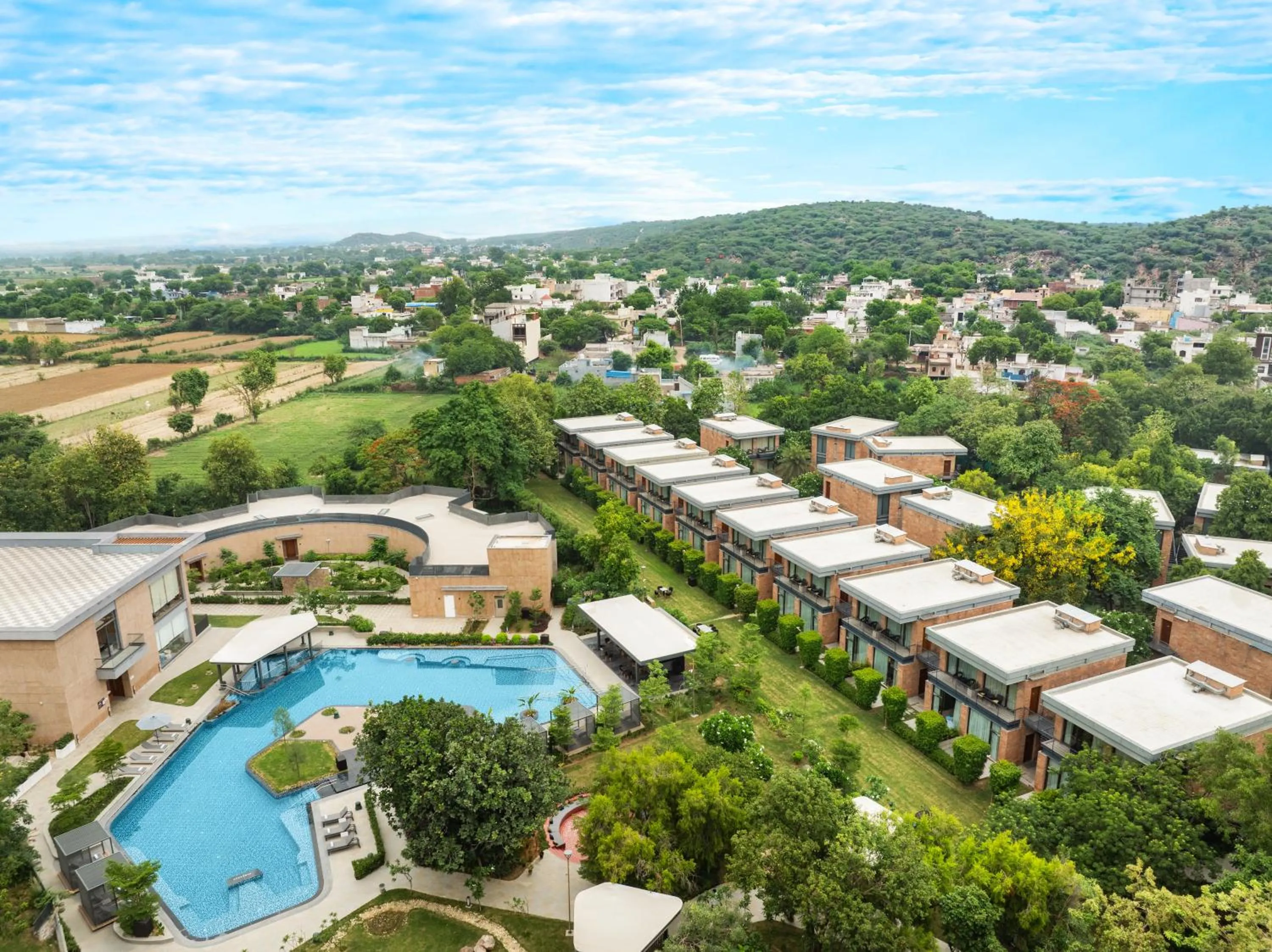 Property building in Taj Damdama Lake Resort & Spa, Gurugram