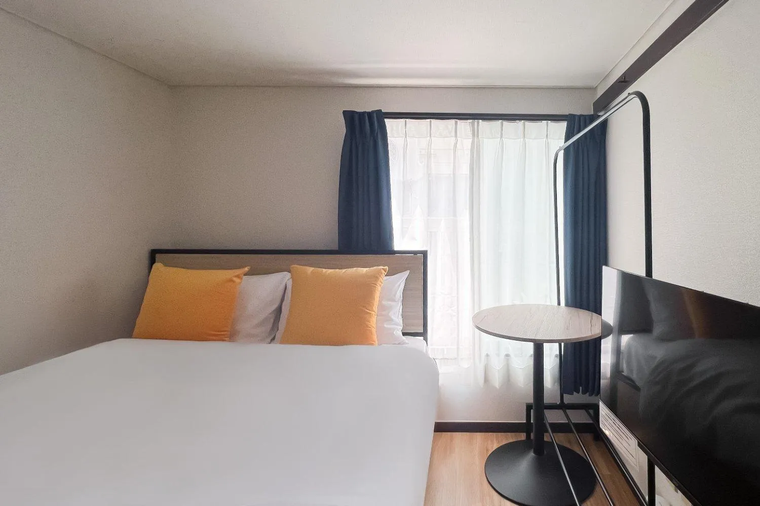 Bedroom, Bed in Green Hill