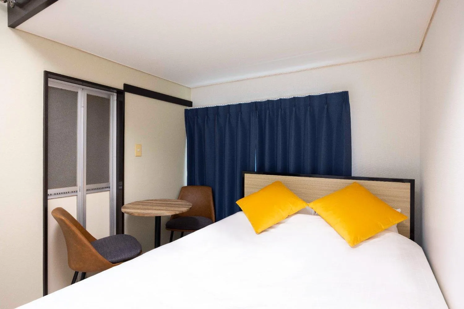 Bedroom, Bed in Green Hill