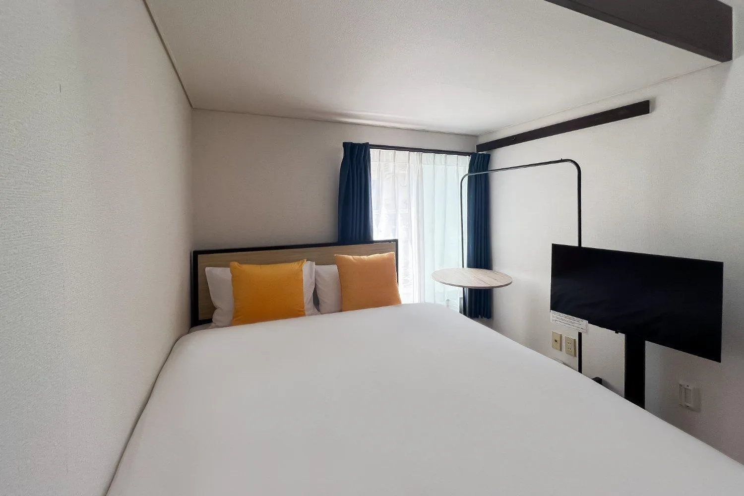 Bedroom, Bed in Green Hill