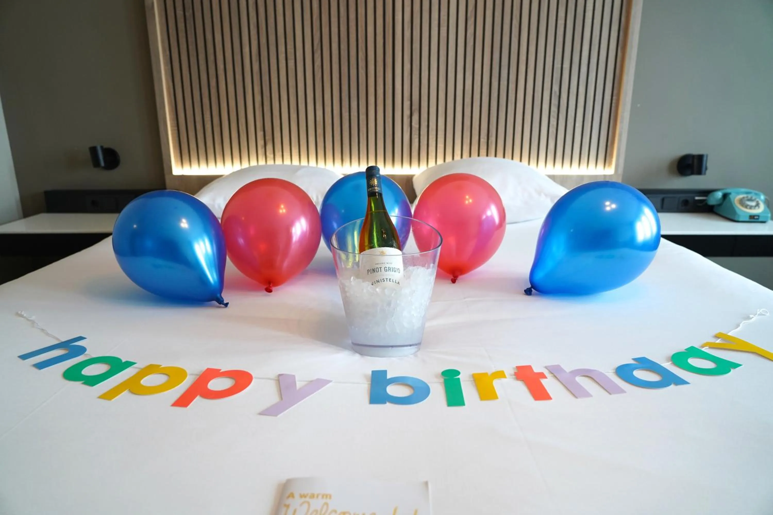 room service in Hotel Alkmaar - Bar & Restaurant