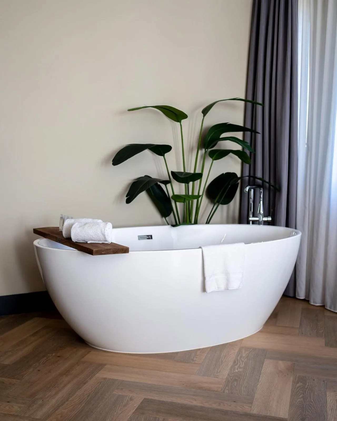 Bath in Hotel Alkmaar - Bar & Restaurant