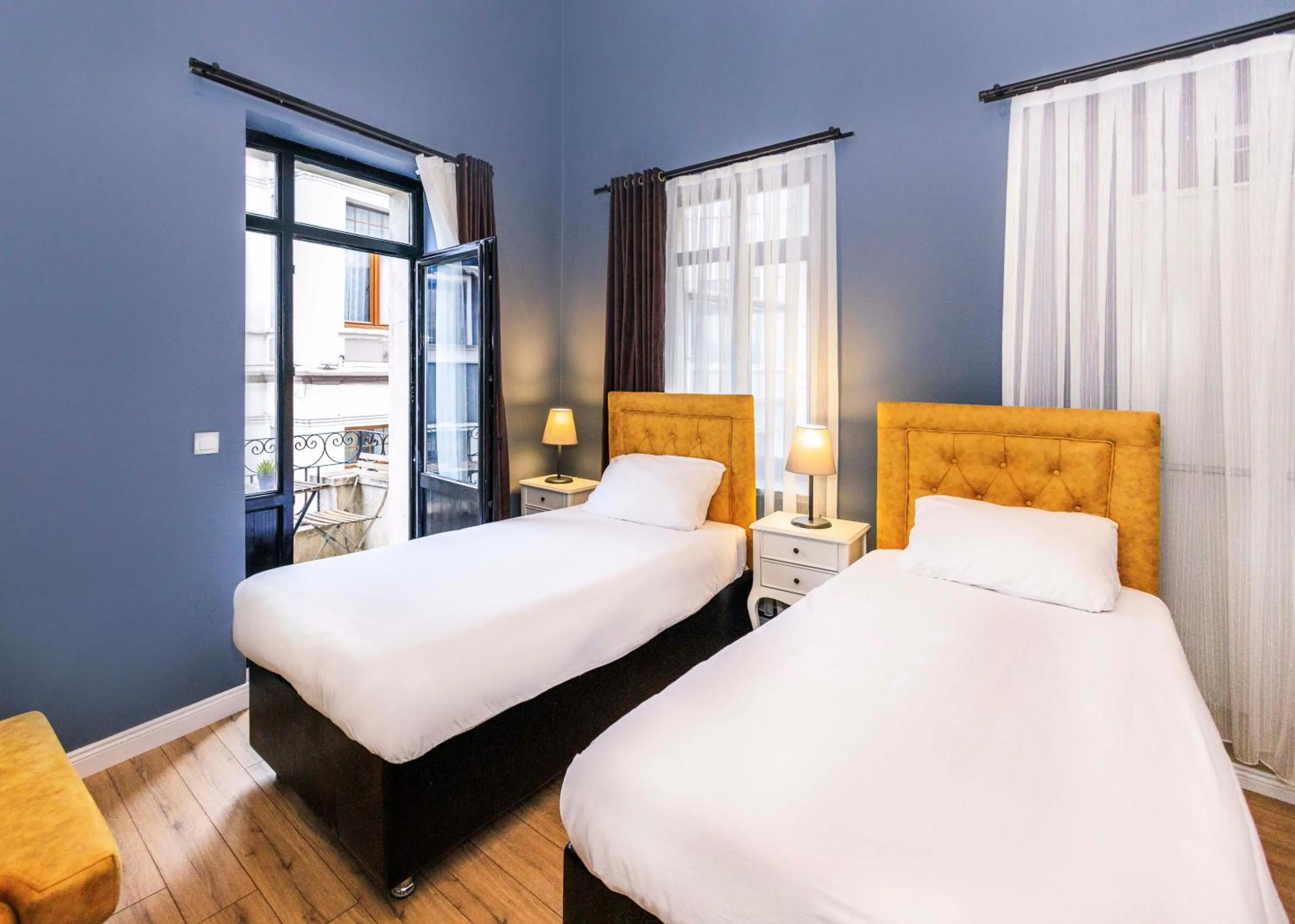 Massage, Bed in Selvese Suites, Serviced Living in Galata