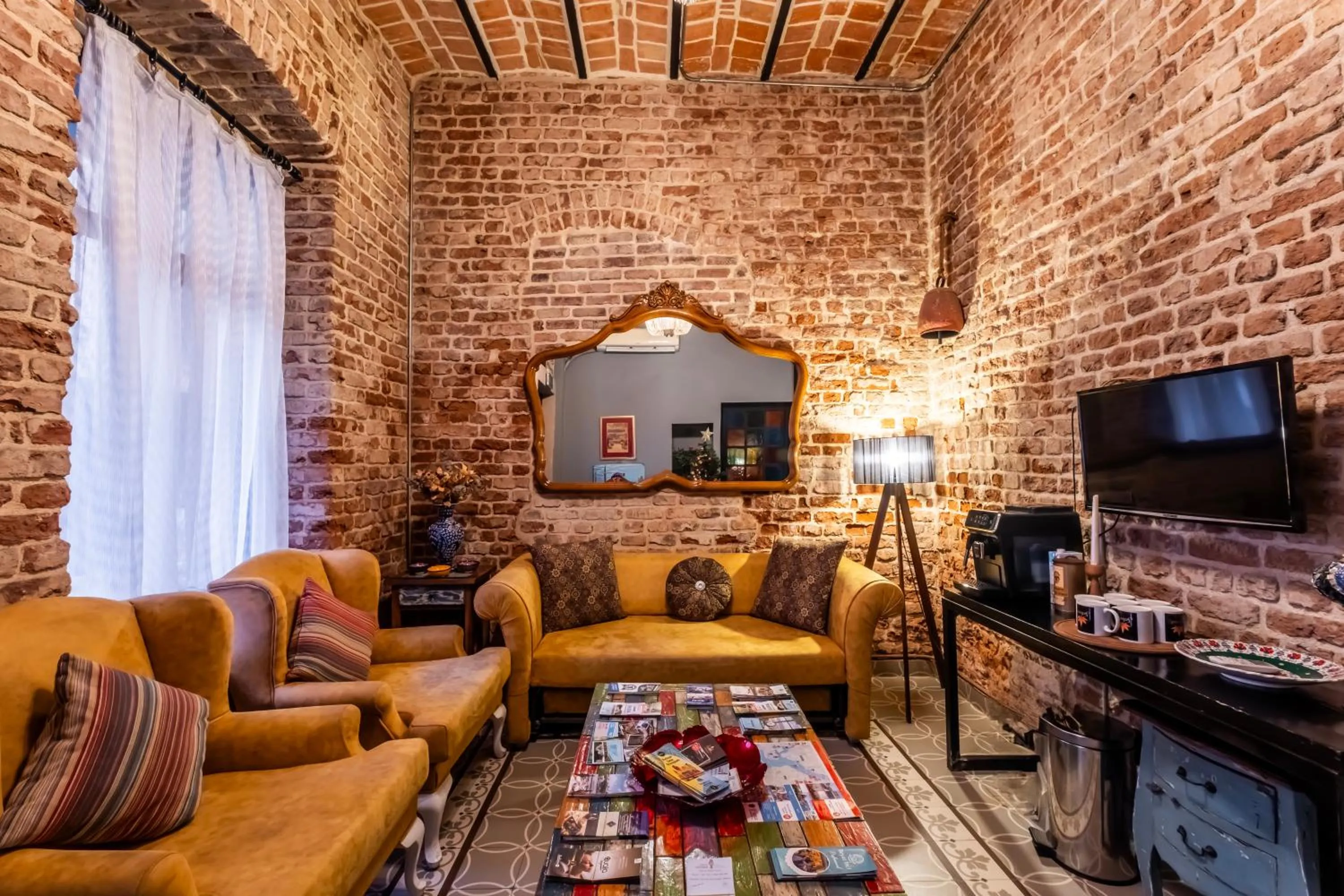 Lobby or reception in Selvese Suites, Serviced Living in Galata