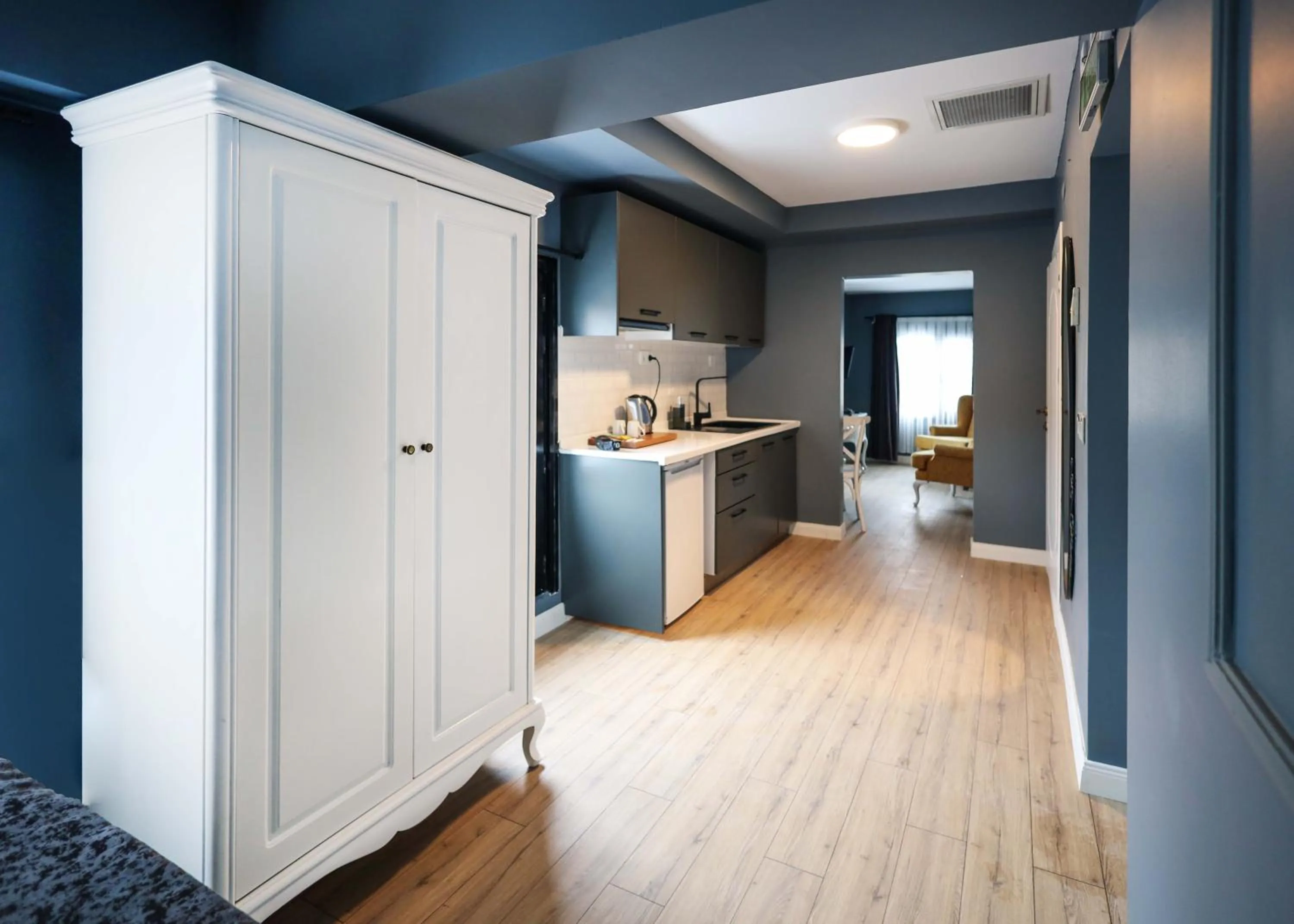 Kitchen or kitchenette in Selvese Suites, Serviced Living in Galata