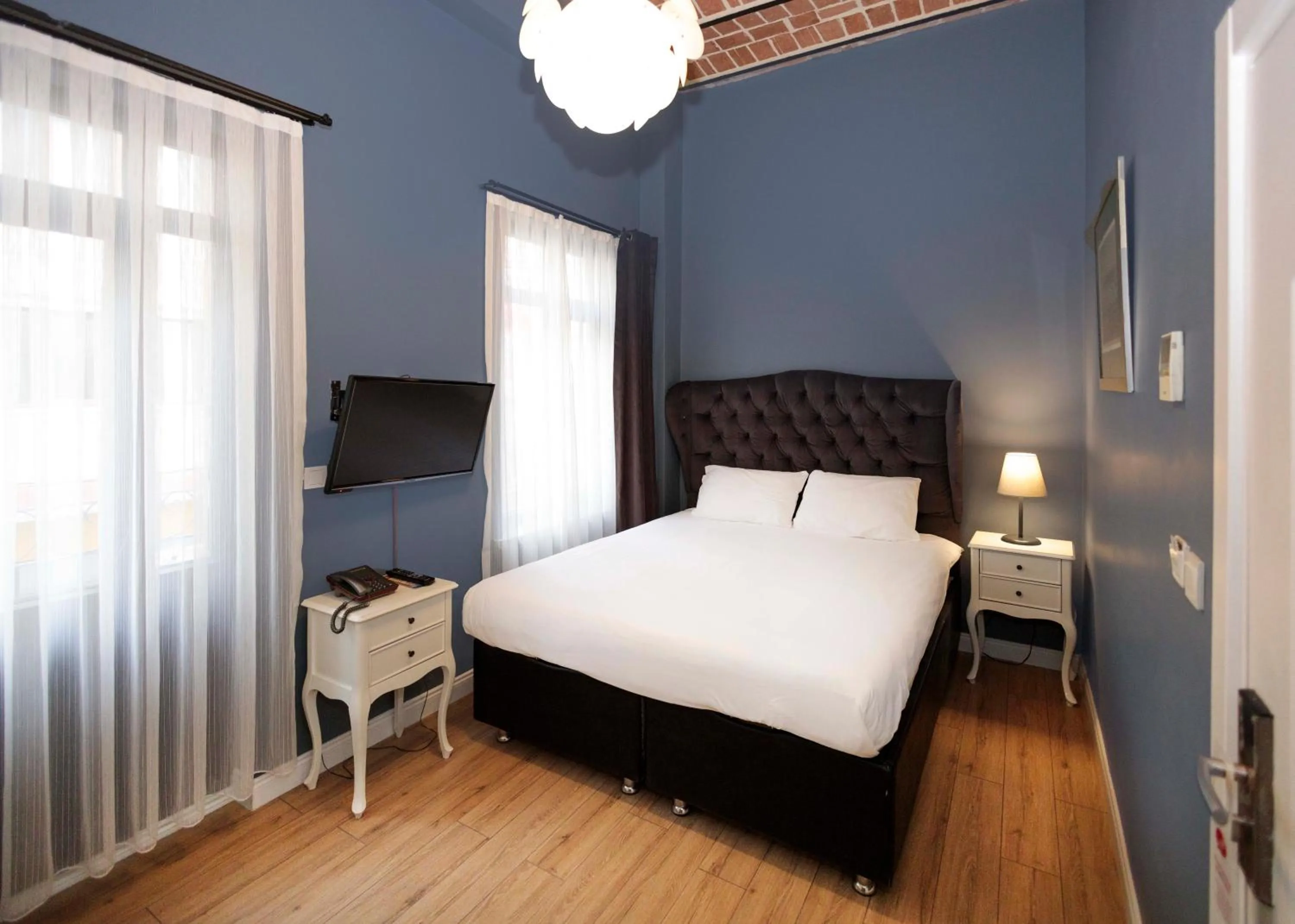 Bed in Selvese Suites, Serviced Living in Galata