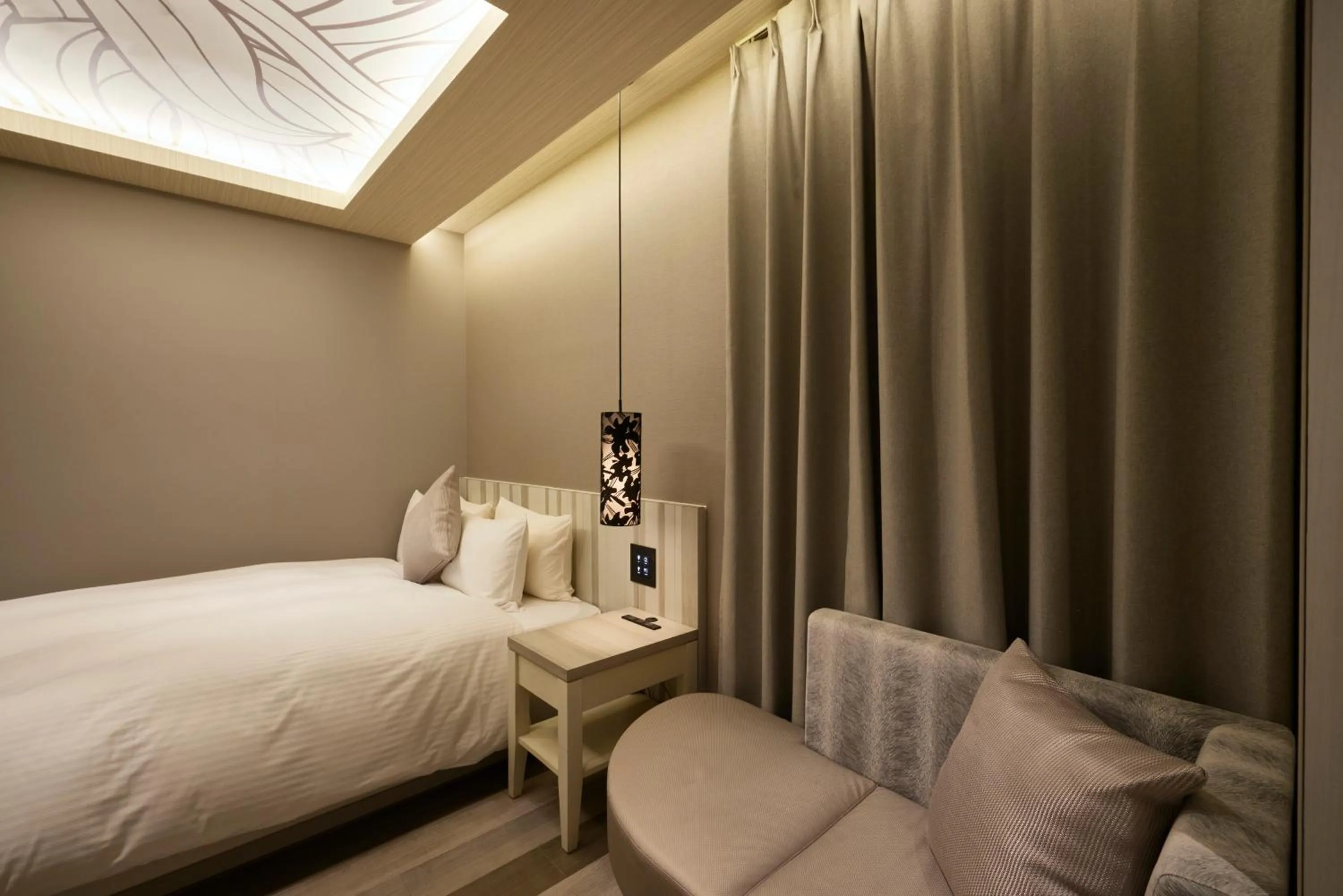 Photo of the whole room, Bed in ALFIT HOTEL & BAR AKASAKA