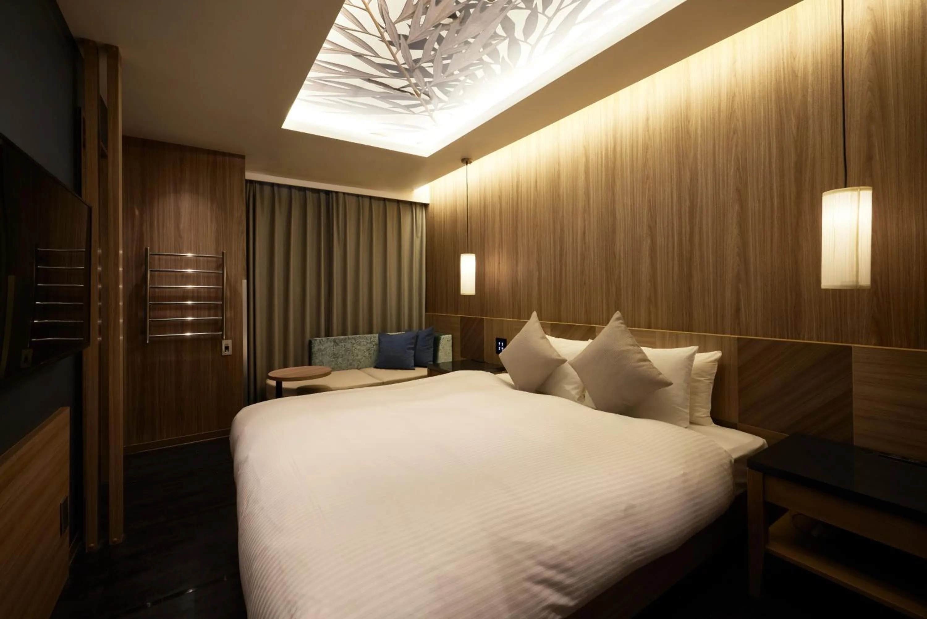 Photo of the whole room, Bed in ALFIT HOTEL & BAR AKASAKA
