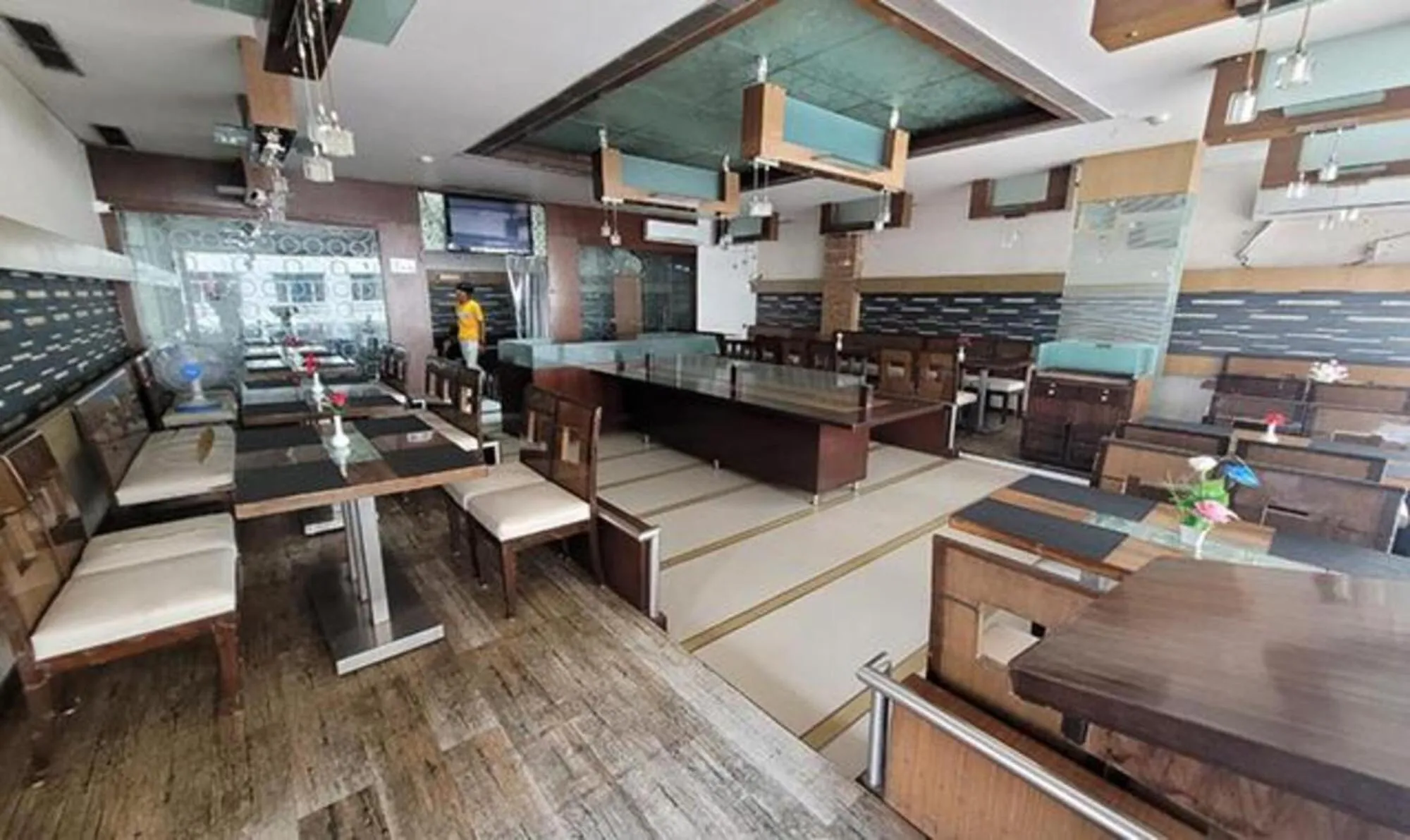 Restaurant/Places to Eat in FabHotel Prime Sapphire Regency