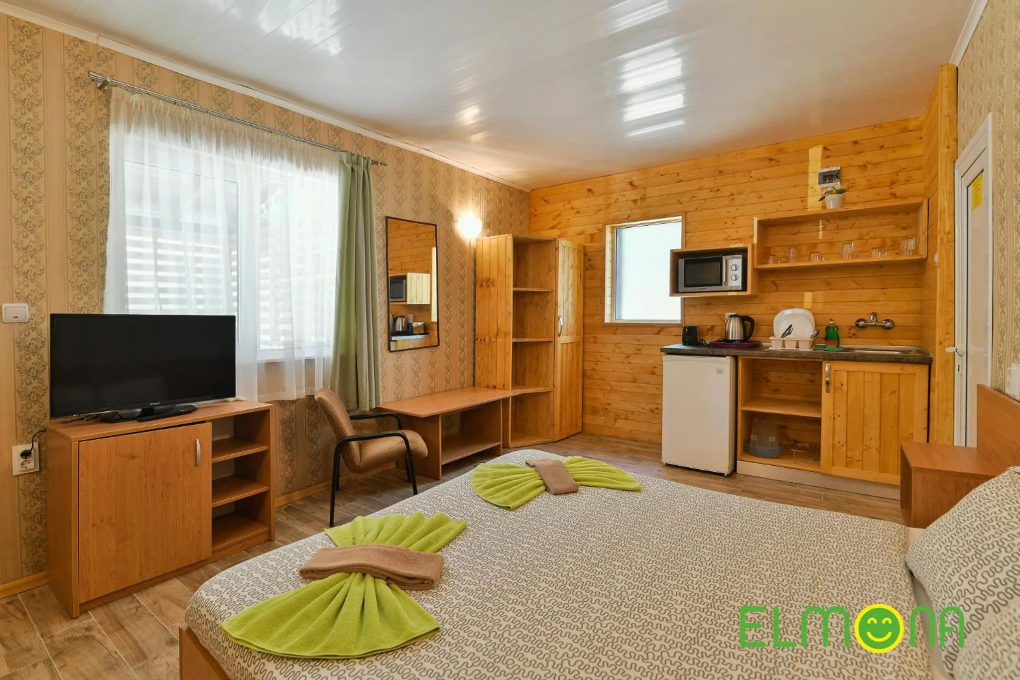 Bed in Elmona Villas