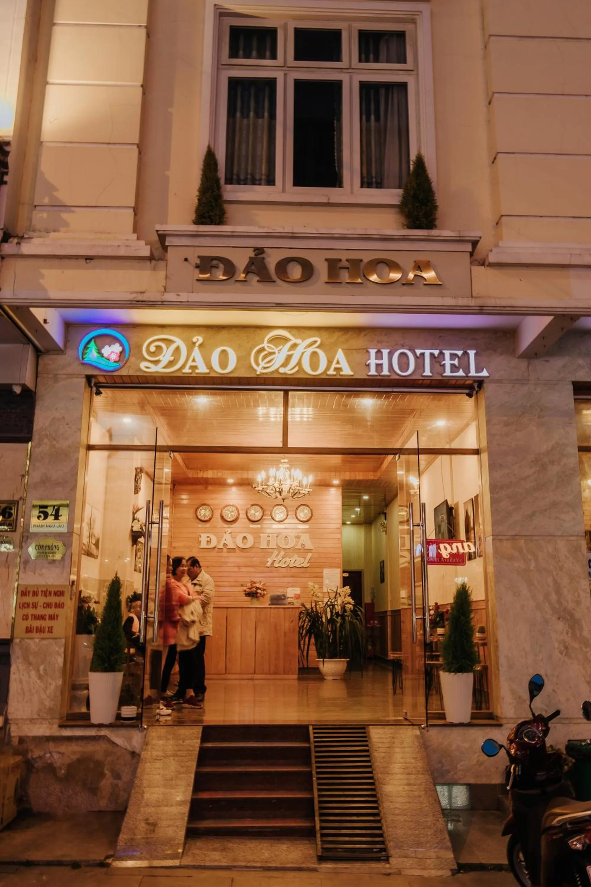 concierge in Đảo Hoa Dalat Hotel