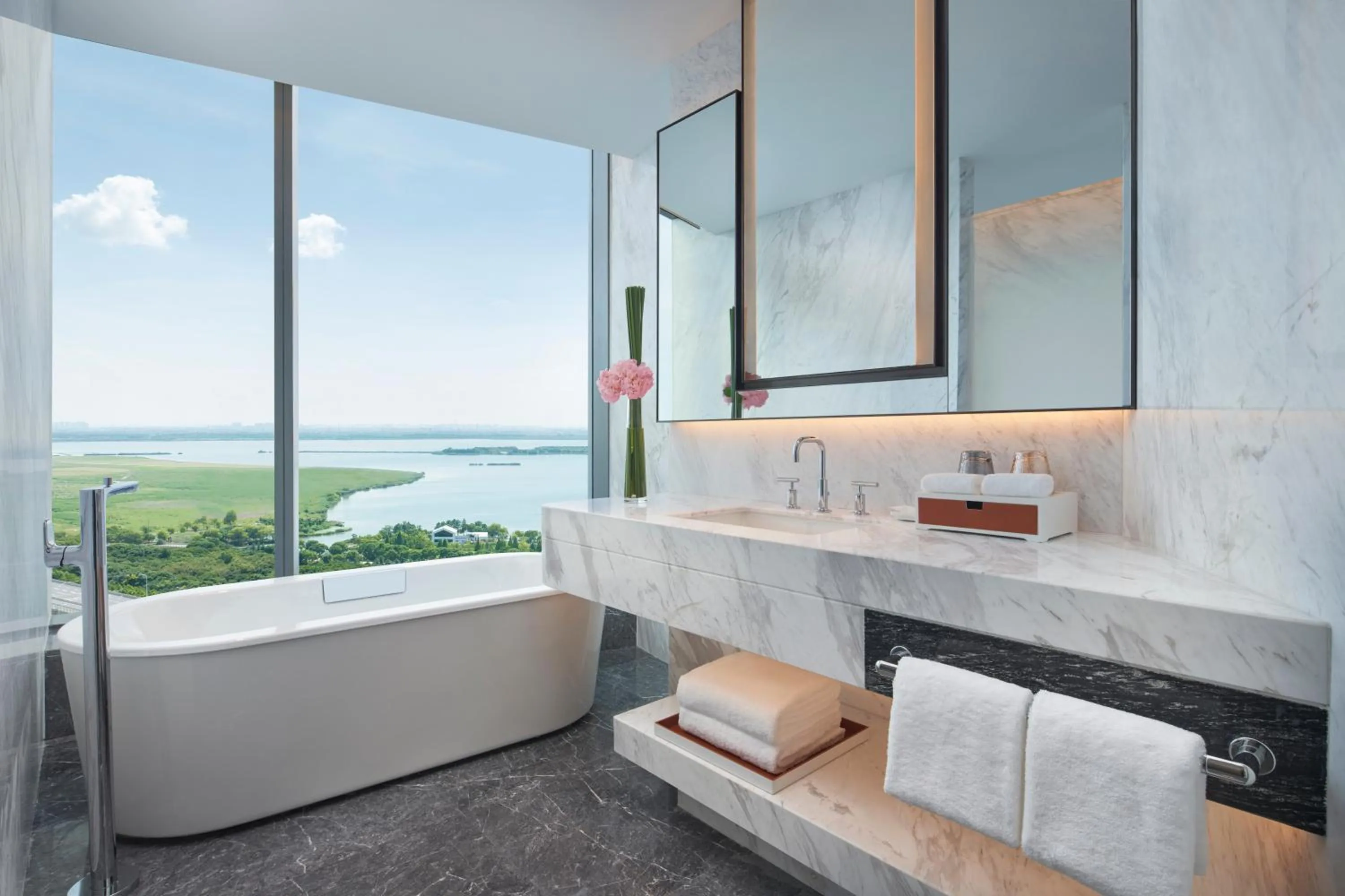 Bathroom in Hyatt Regency Changshu Kuncheng Lake