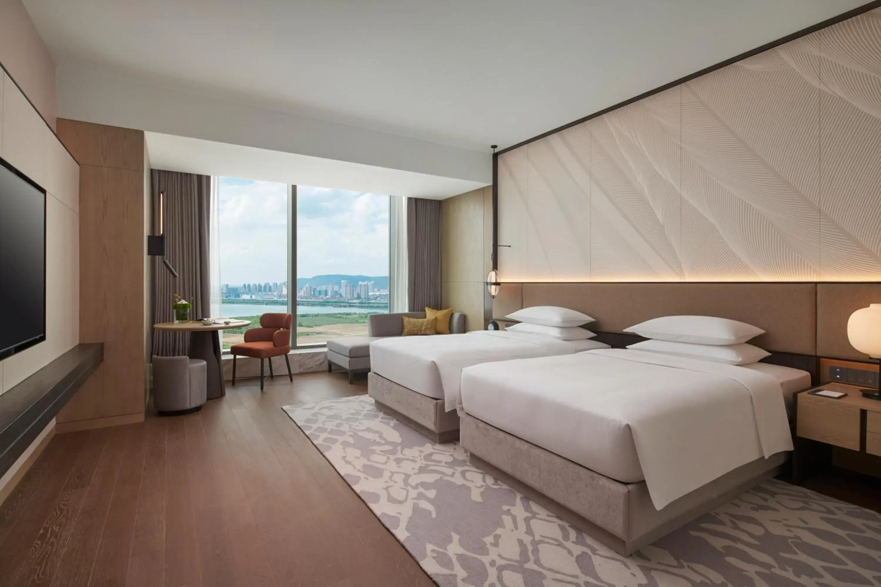 Twin Room with Lake View in Hyatt Regency Changshu Kuncheng Lake Twin Room with Lake View in Hyatt Regency Changshu Kuncheng Lake