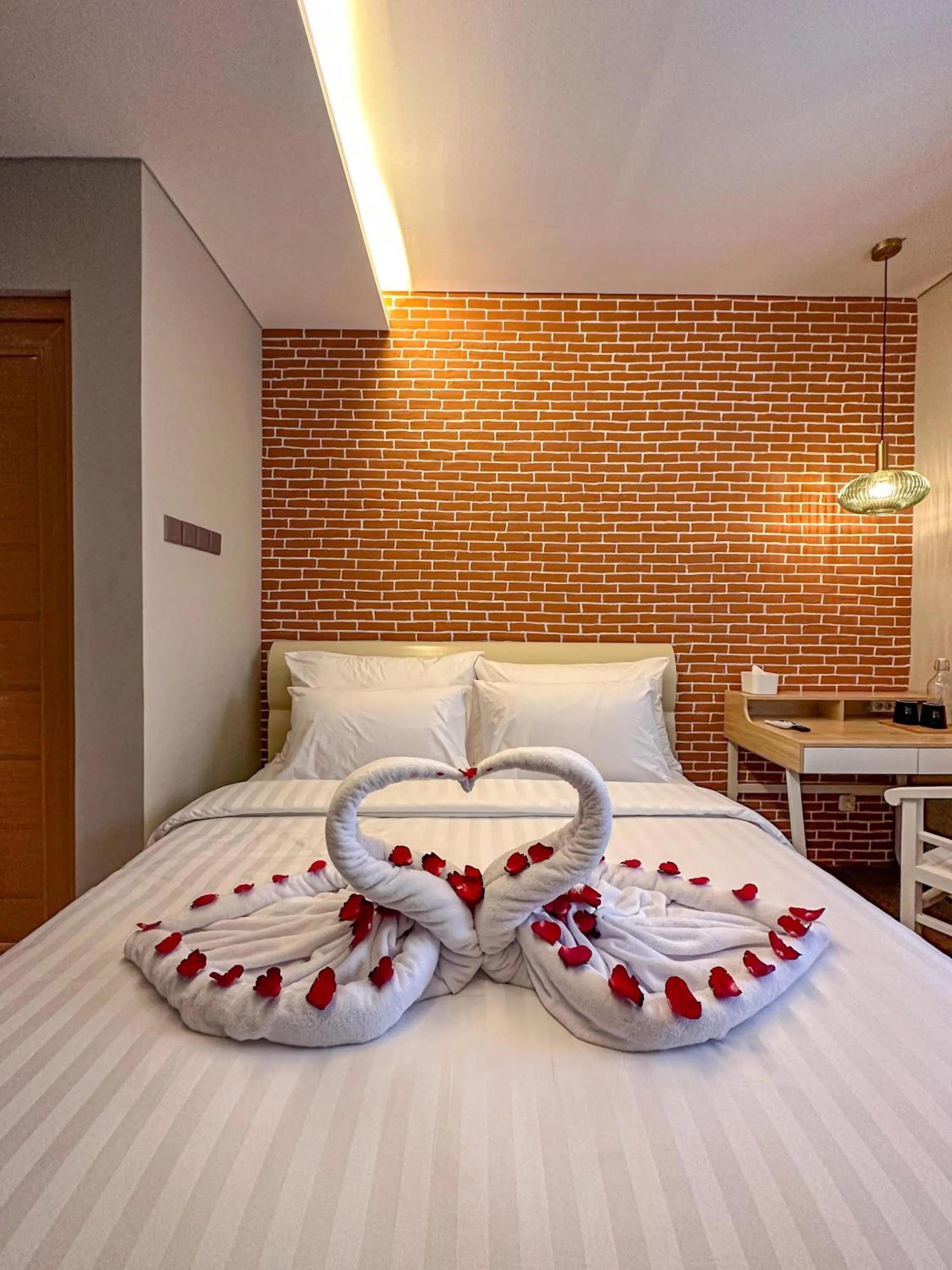 Bed in Lugano Arte Homestay