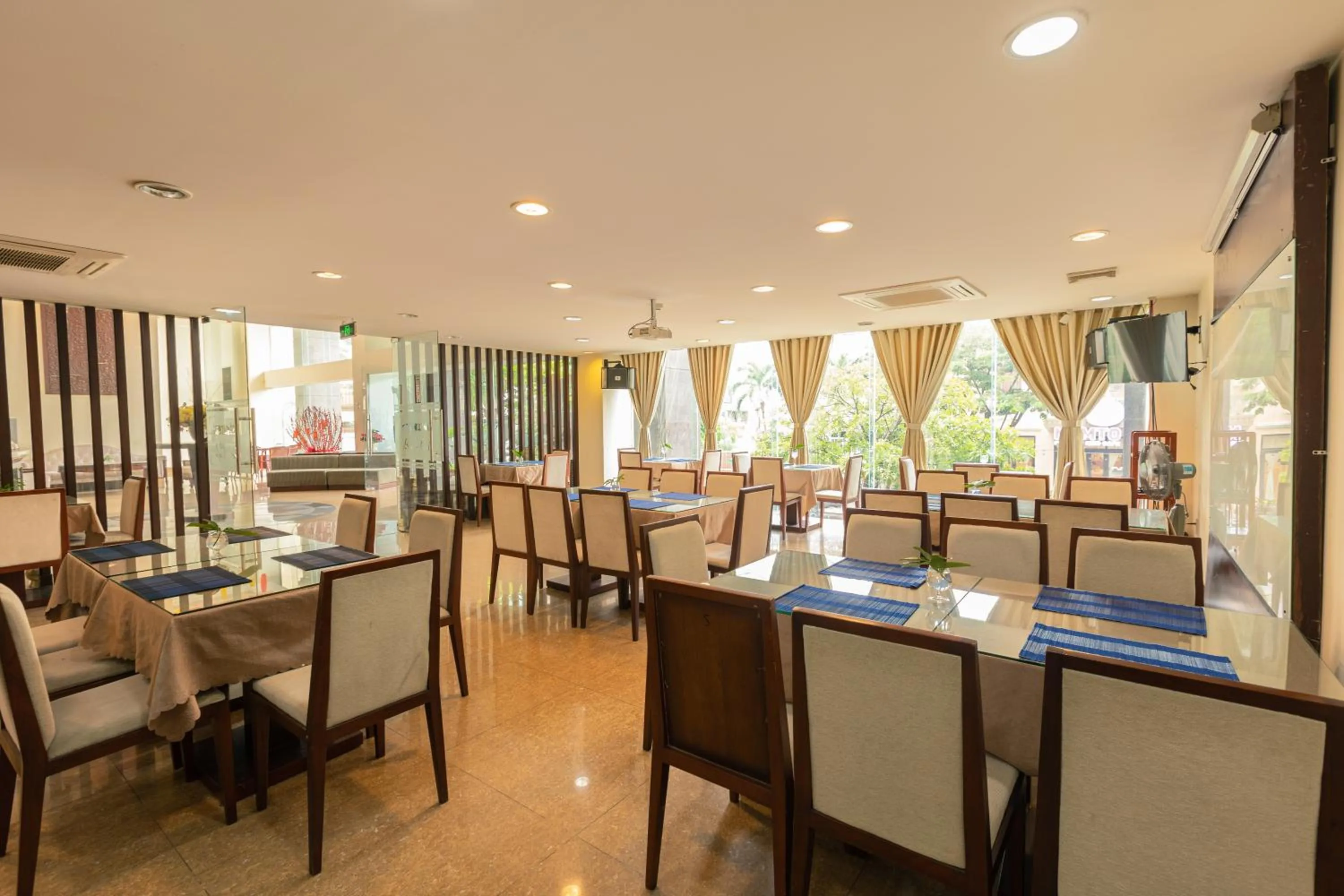 Restaurant/places to eat in Tien Sa Danang Hotel