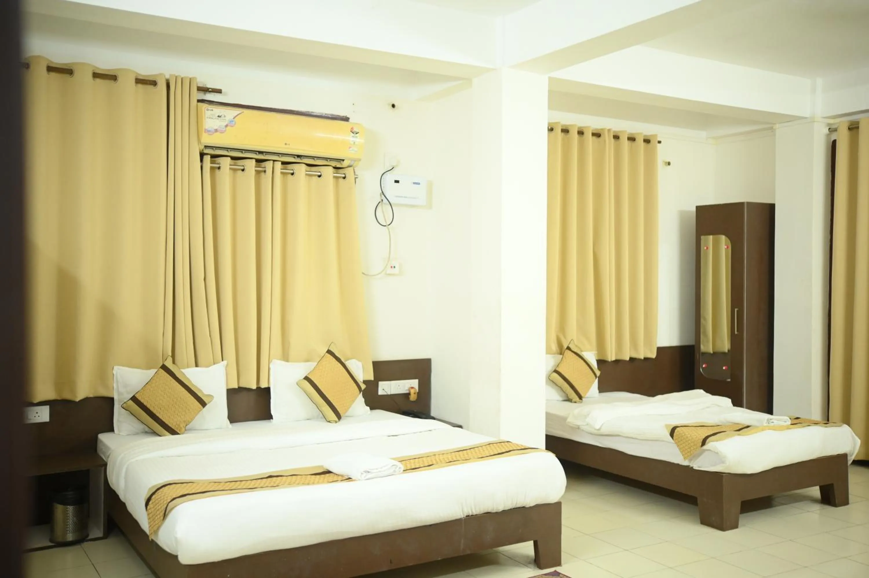 Photo of the whole room in ERICA RESIDENCY