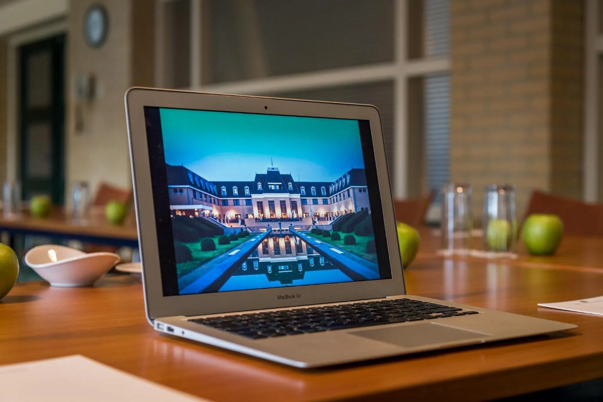 Communal lounge/ TV room in Heerlickheijd van Ermelo