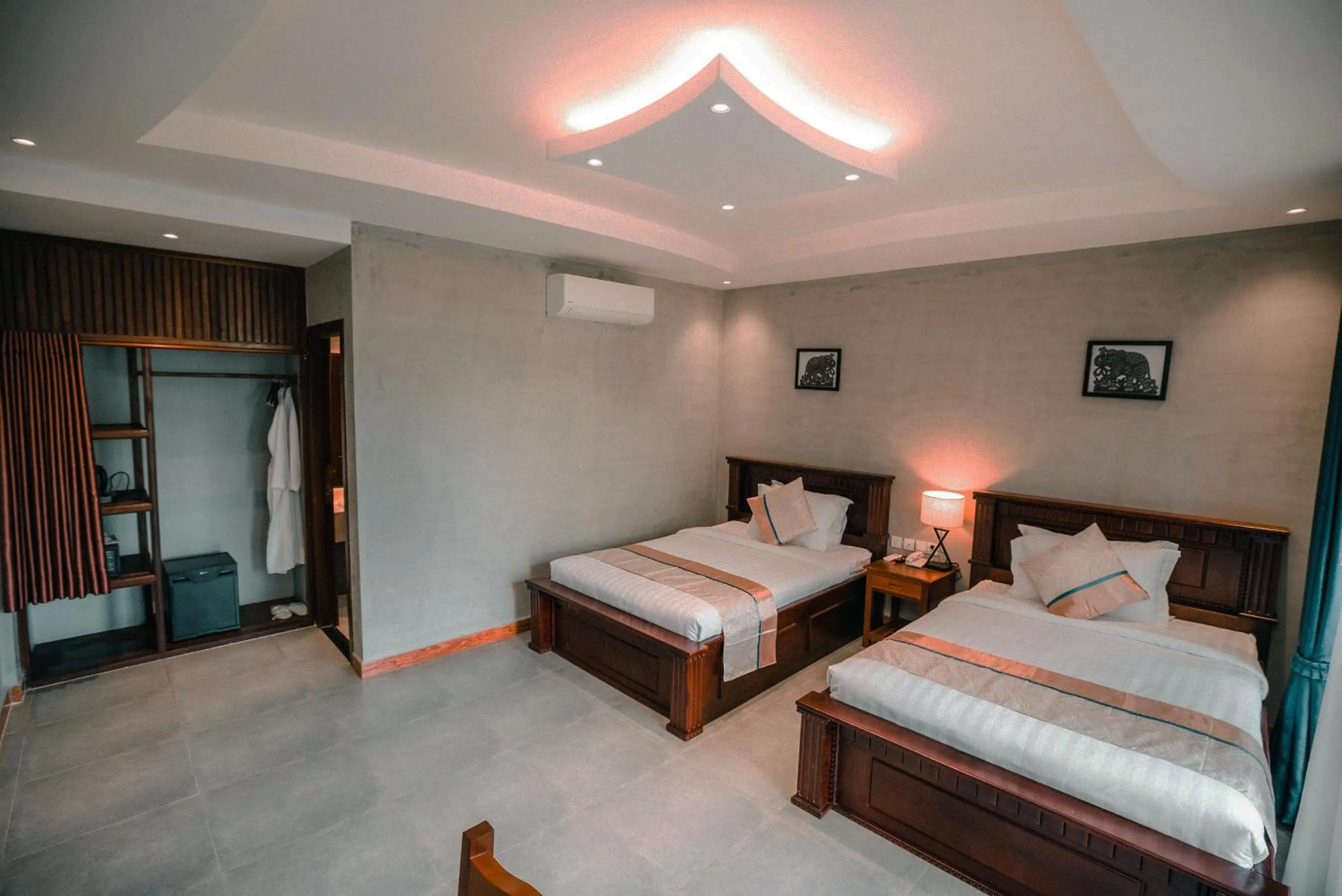 Balcony/Terrace, Bed in Sokchea Kampot Hotel