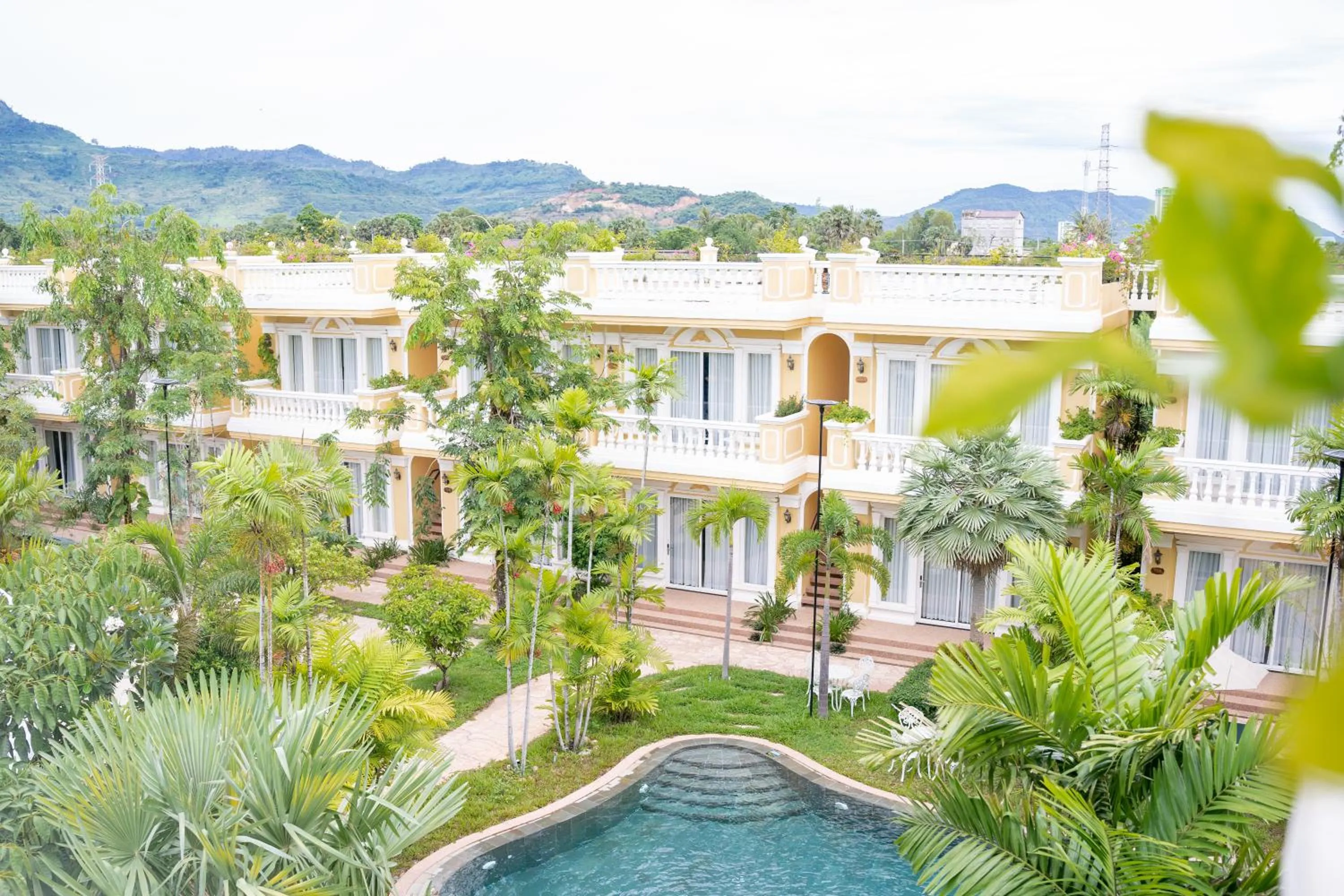 Garden in Sokchea Kampot Hotel