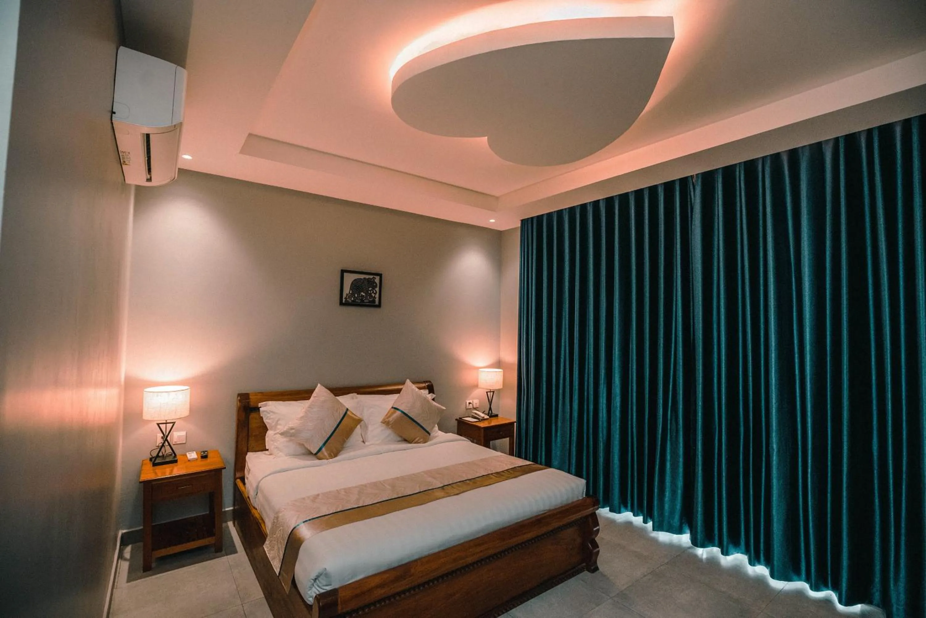 Photo of the whole room, Bed in Sokchea Kampot Hotel