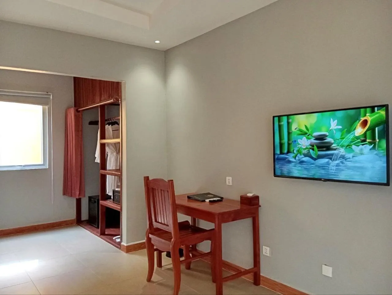 TV and multimedia in Sokchea Kampot Hotel