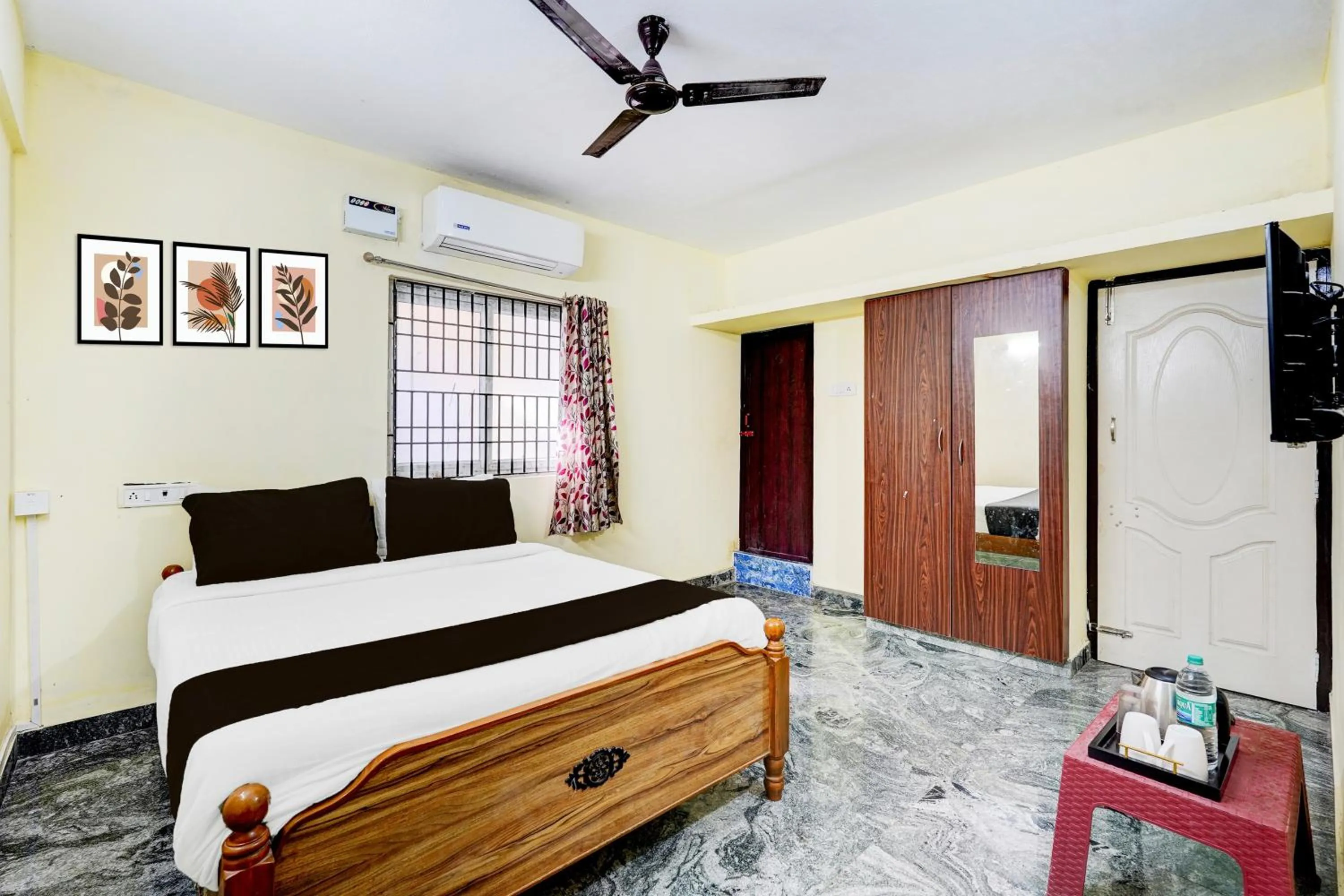 Bedroom, Bed in Super Collection O Sathyabama University Sithalapakkam Formerly Srinivasa Residency