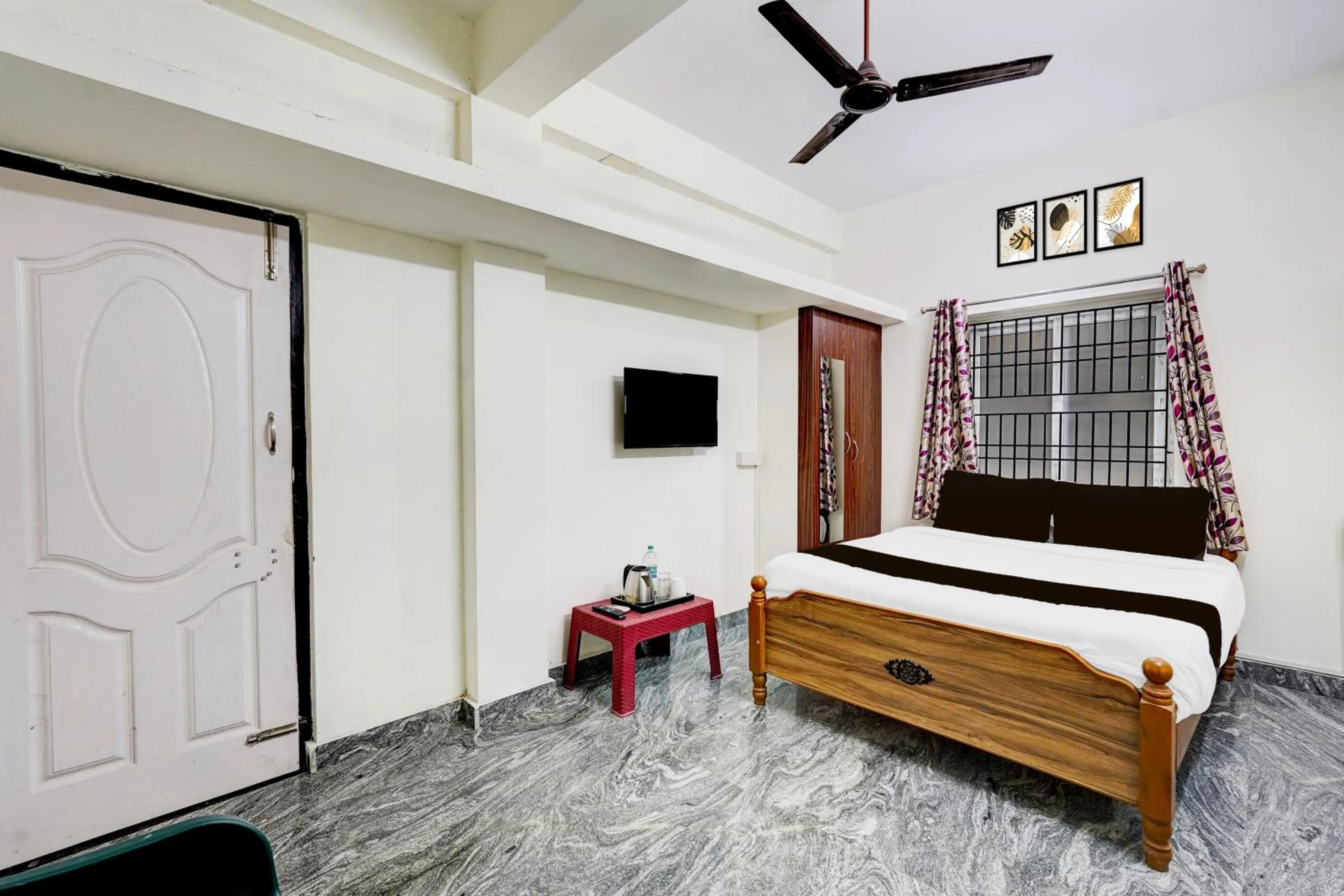 Bedroom, Bed in Super Collection O Sathyabama University Sithalapakkam Formerly Srinivasa Residency