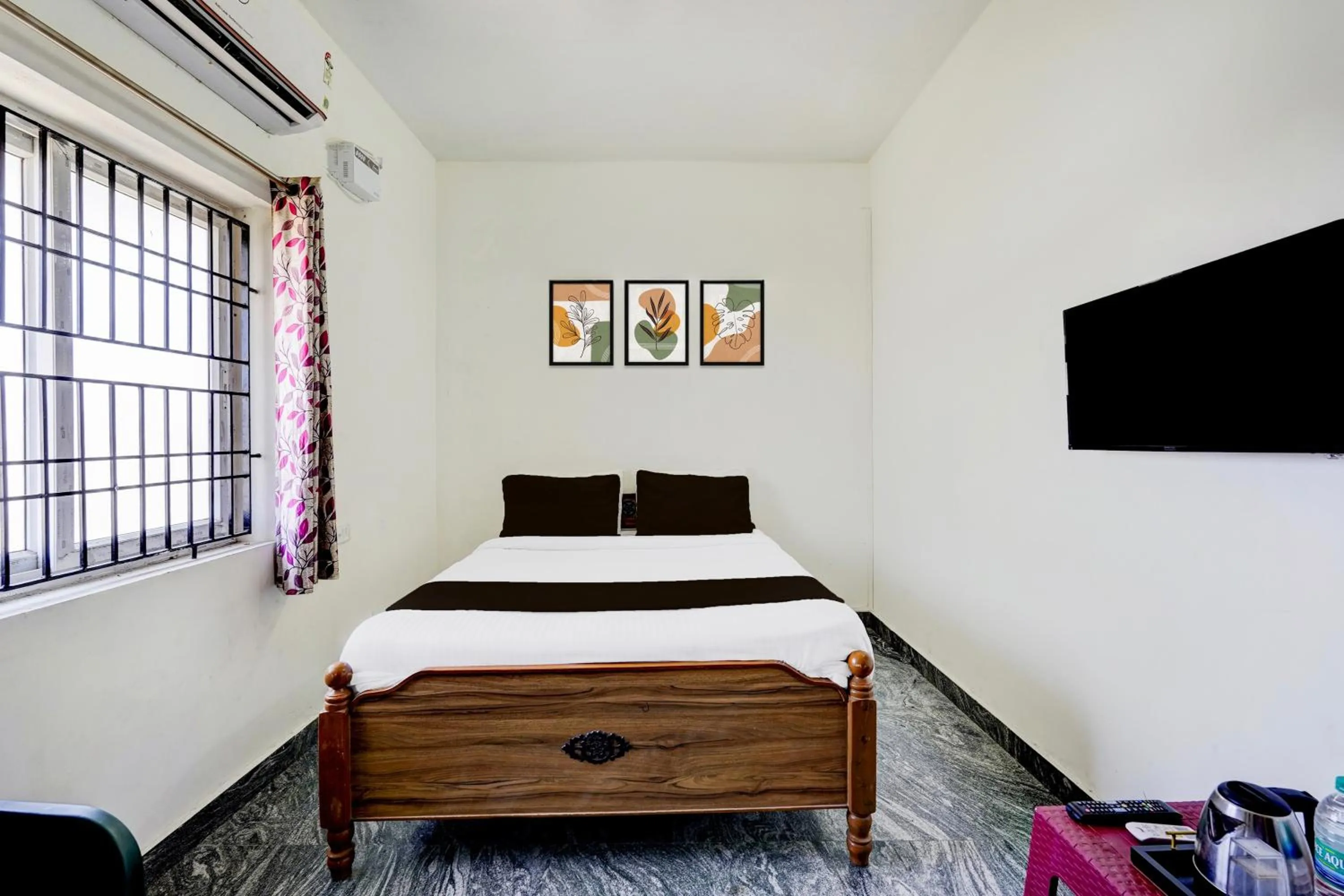 Bedroom, Bed in Super Collection O Sathyabama University Sithalapakkam Formerly Srinivasa Residency