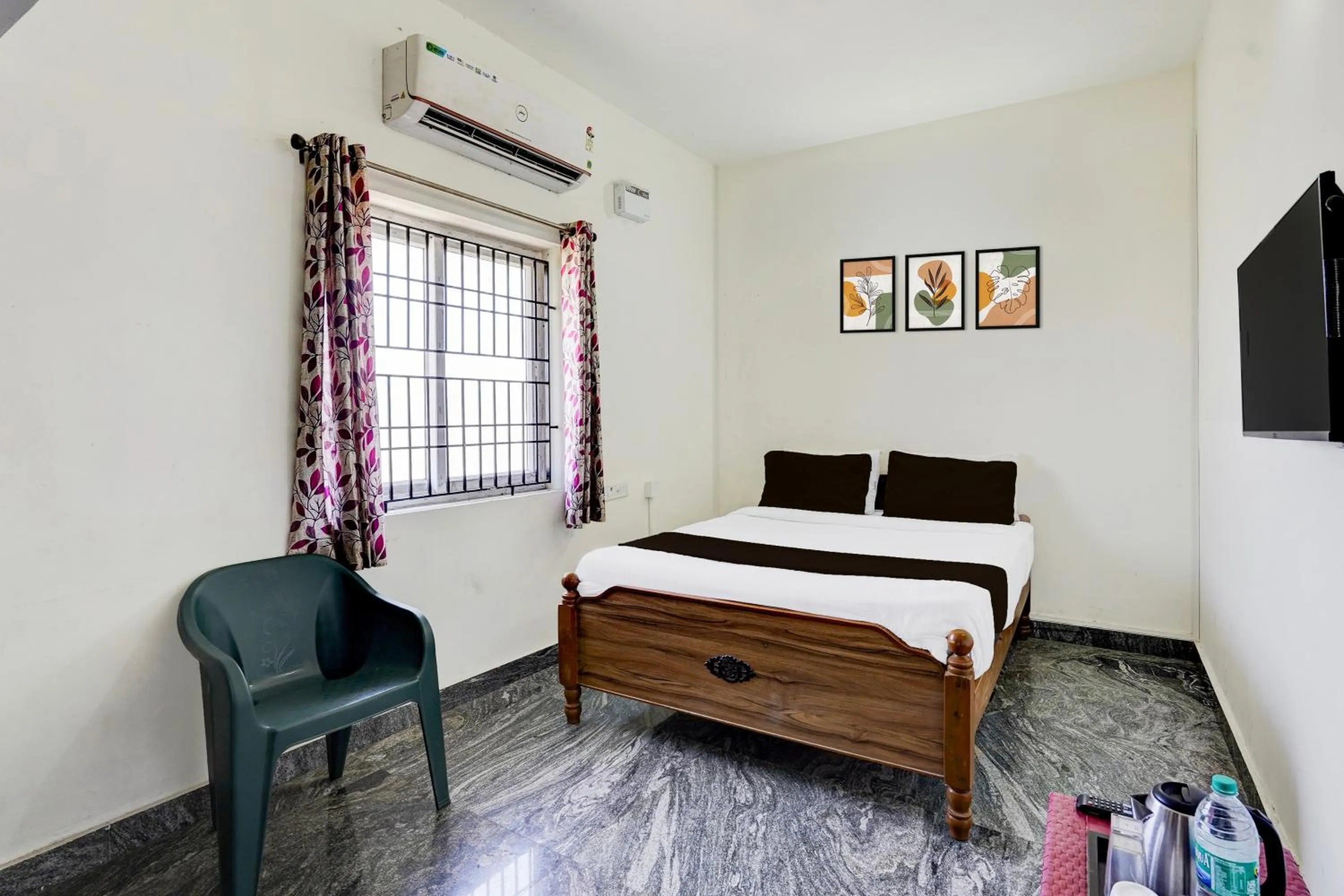 Bedroom, Bed in Super Collection O Sathyabama University Sithalapakkam Formerly Srinivasa Residency