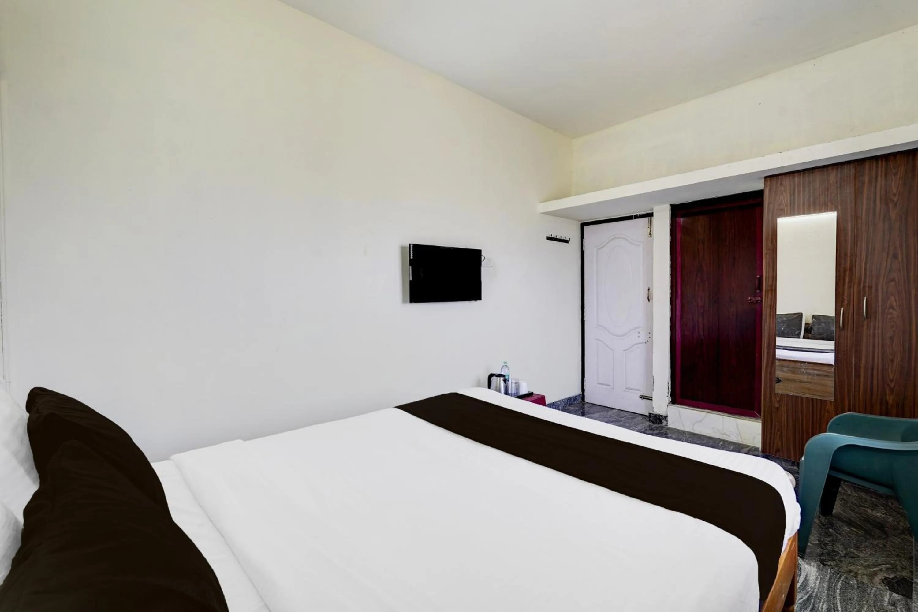 Bedroom, Bed in Super Collection O Sathyabama University Sithalapakkam Formerly Srinivasa Residency