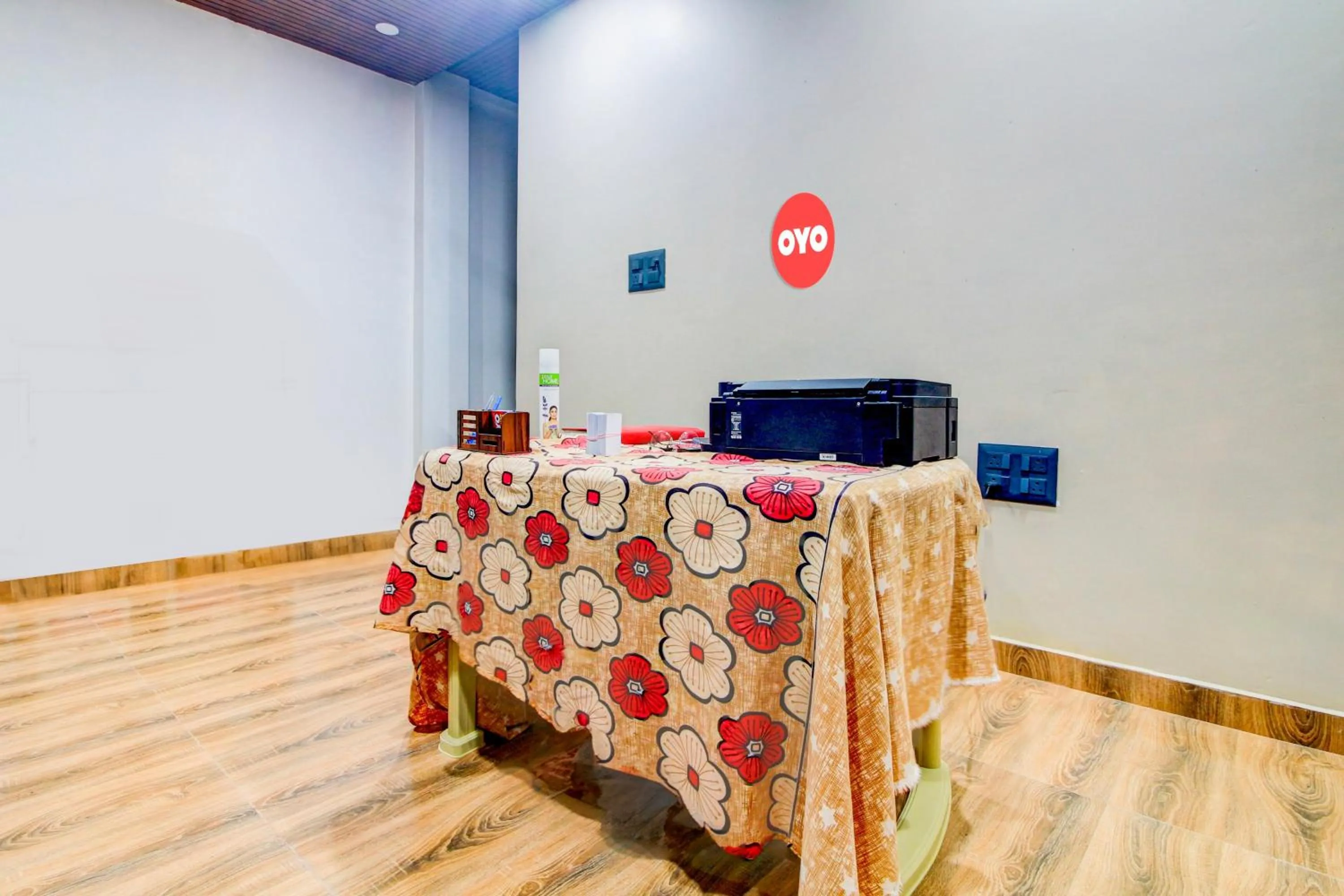 Lobby or reception in Hotel O Roman Inn