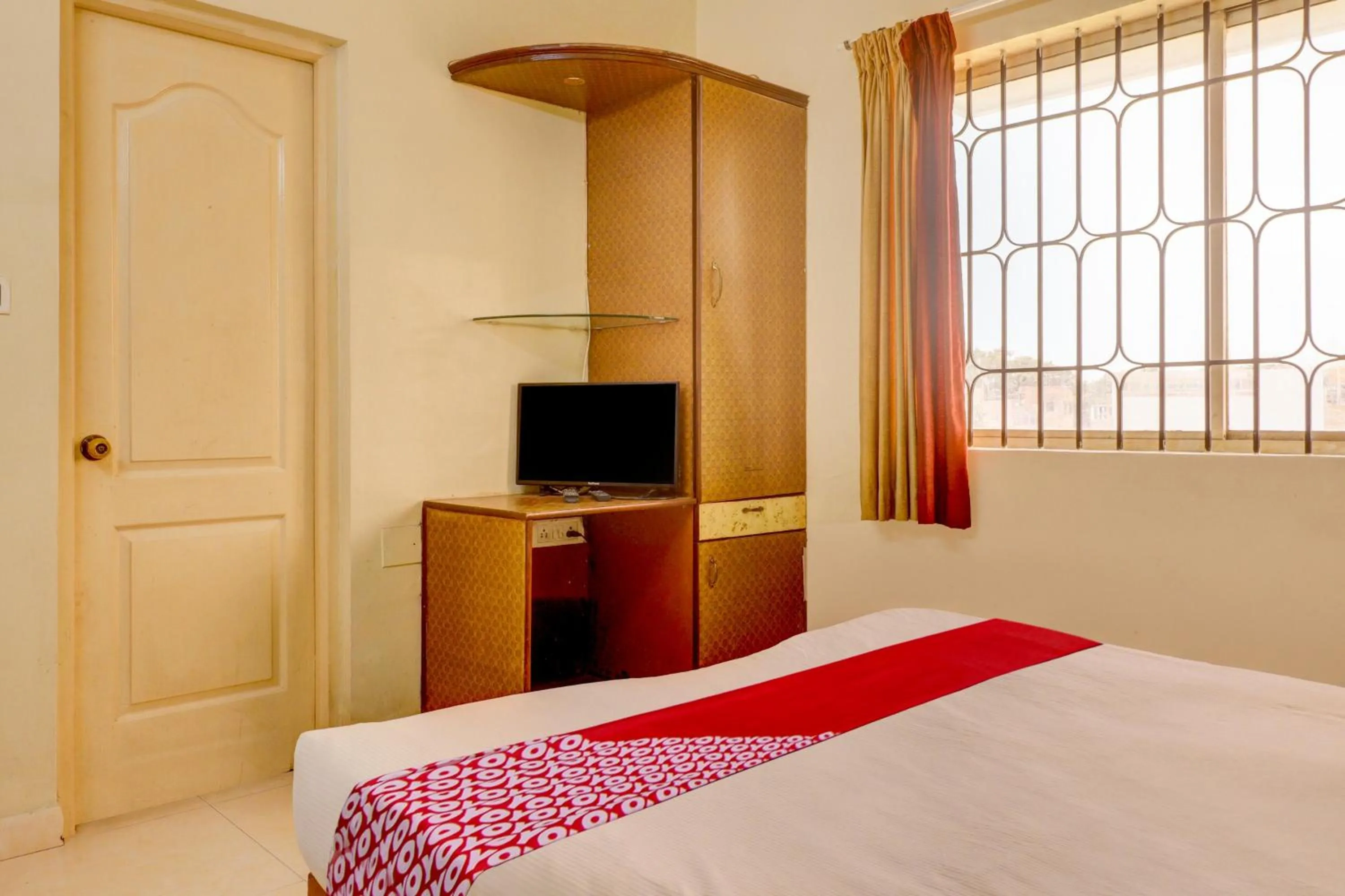 Bedroom, Bed in Hotel O Raj Comforts