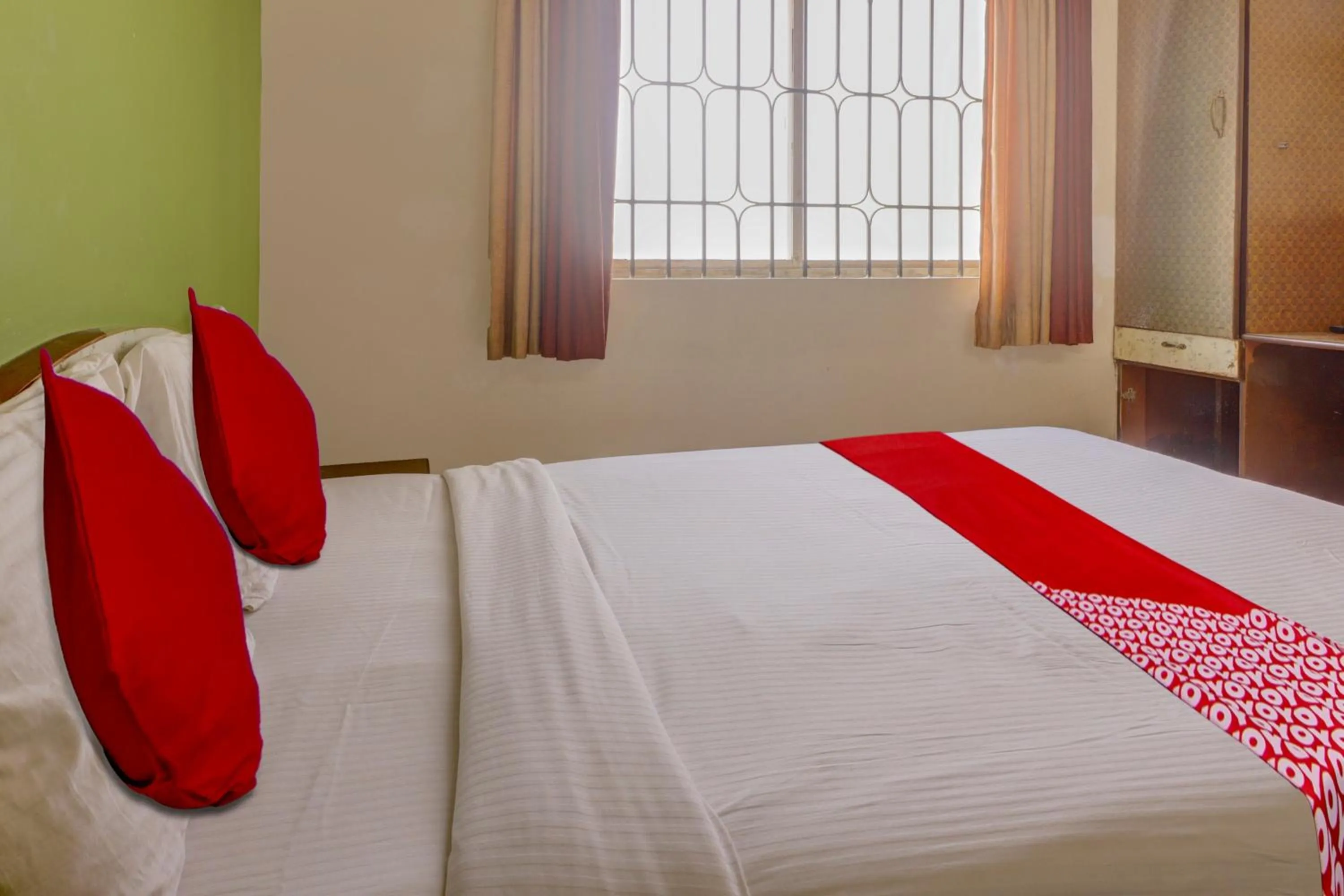 Facade/entrance, Bed in Hotel O Raj Comforts