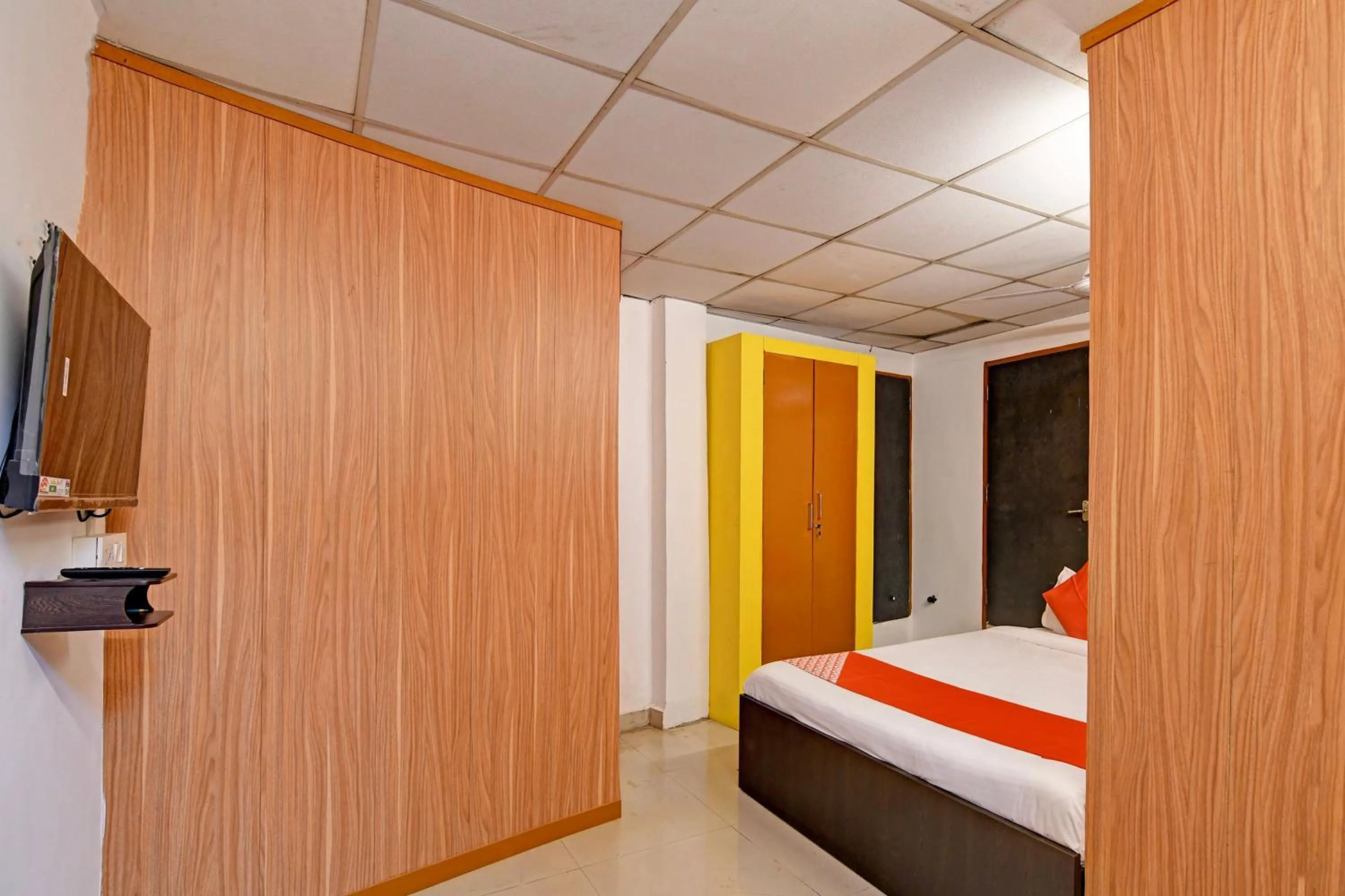 Bedroom, Bed in Hotel O Jalan Regency