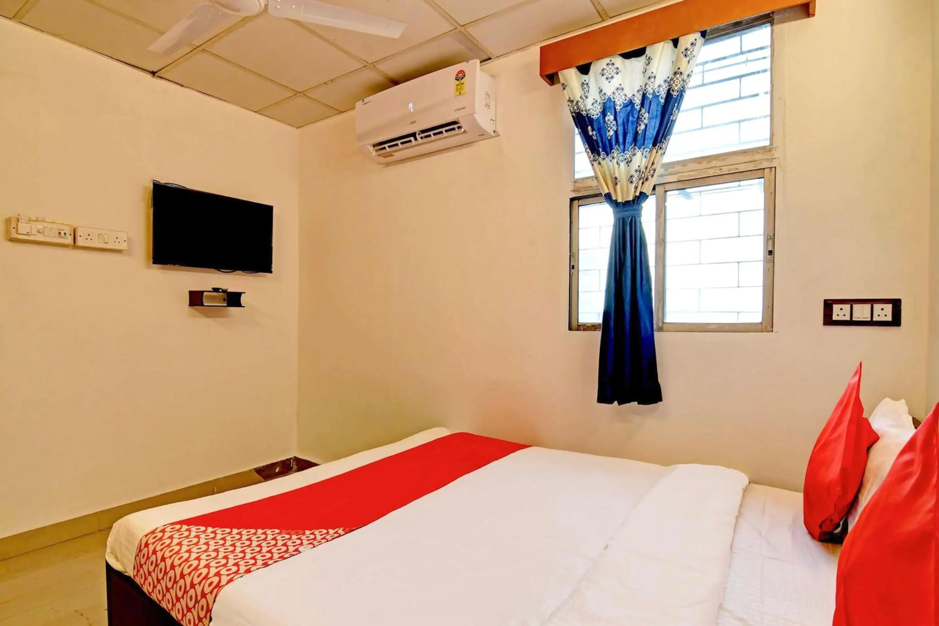 Bedroom, Bed in Hotel O Jalan Regency