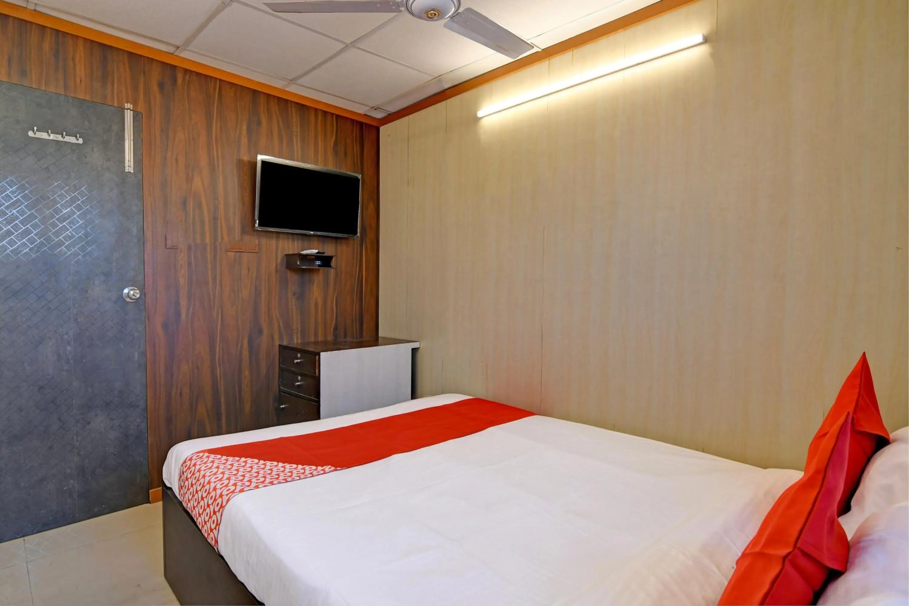 Lobby or reception, Bed in Hotel O Jalan Regency