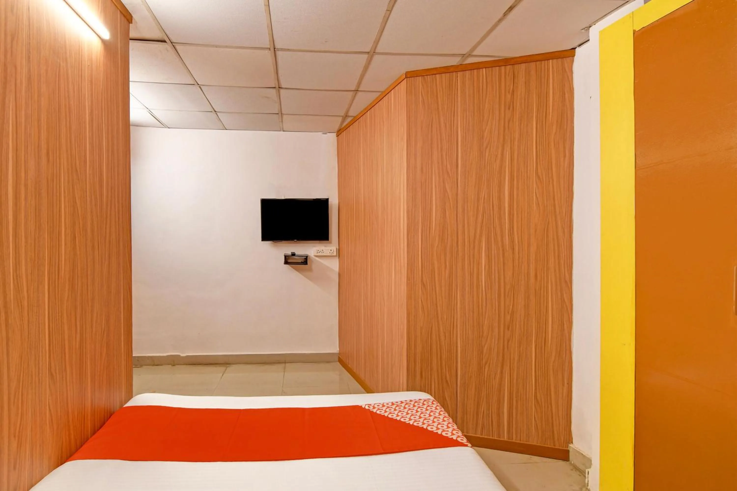 Bedroom, Bed in Hotel O Jalan Regency