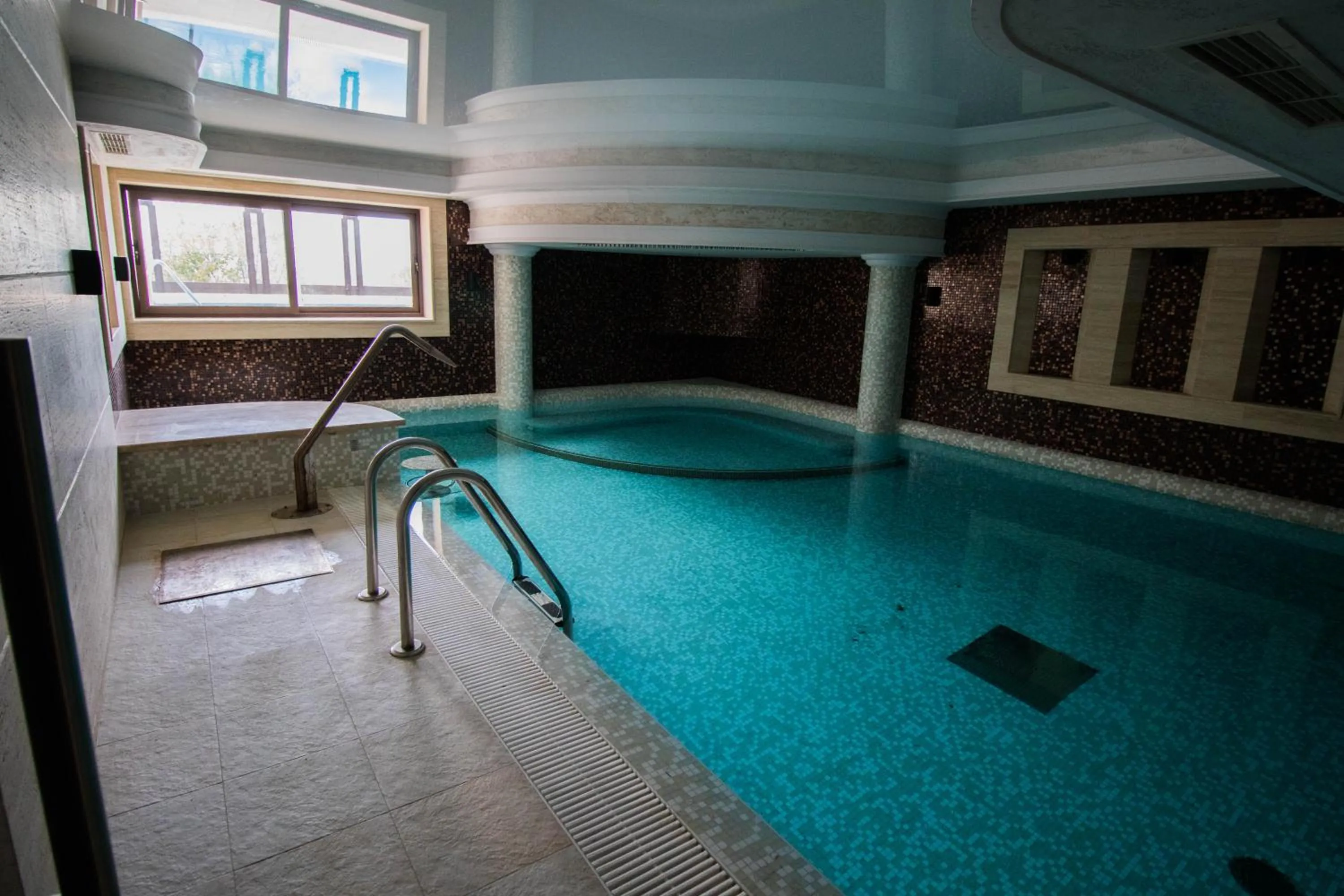 Swimming pool in Hotel Bohemi
