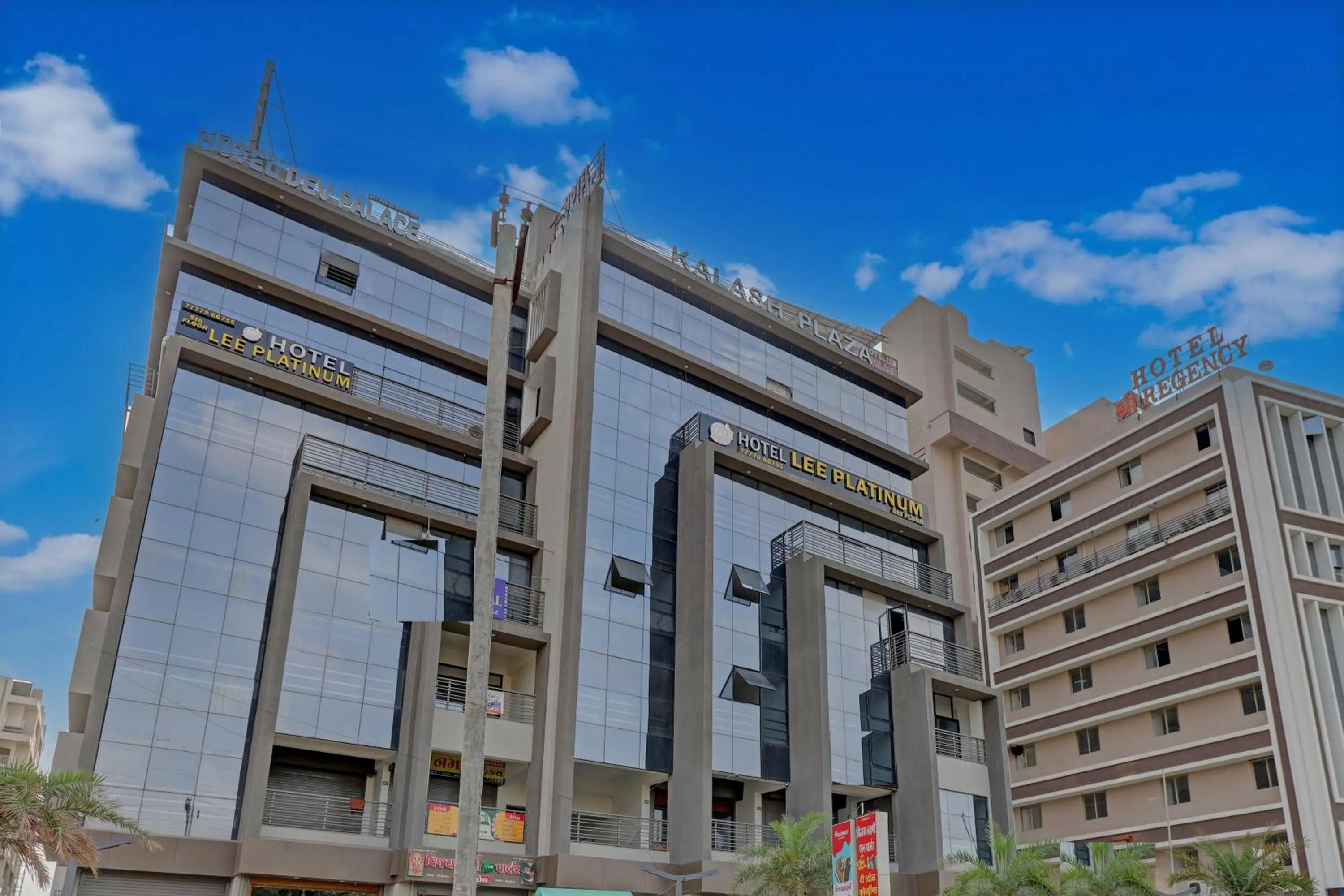 Property building in HOTEL LEE PLATINUM