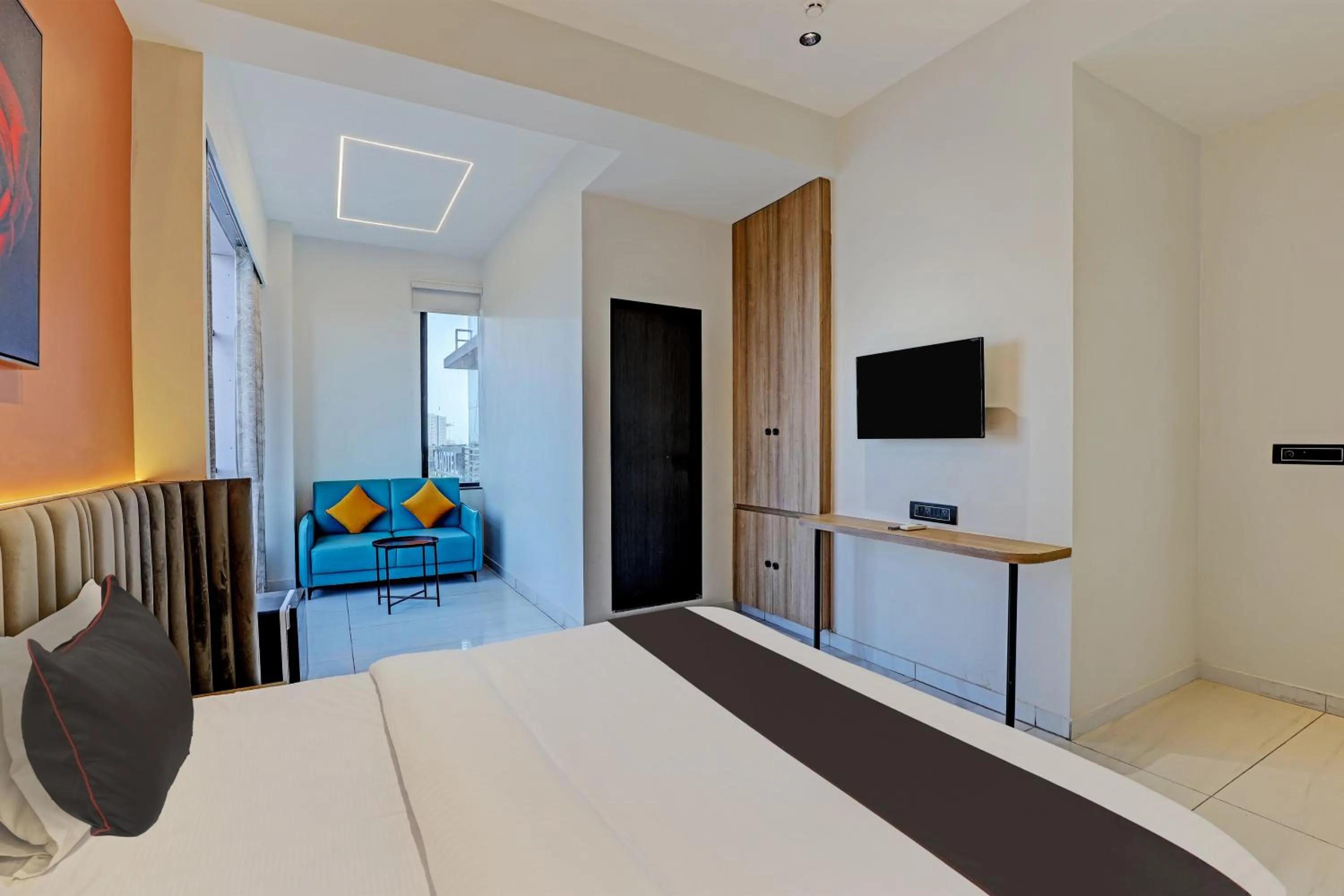 Bedroom, Bed in HOTEL LEE PLATINUM