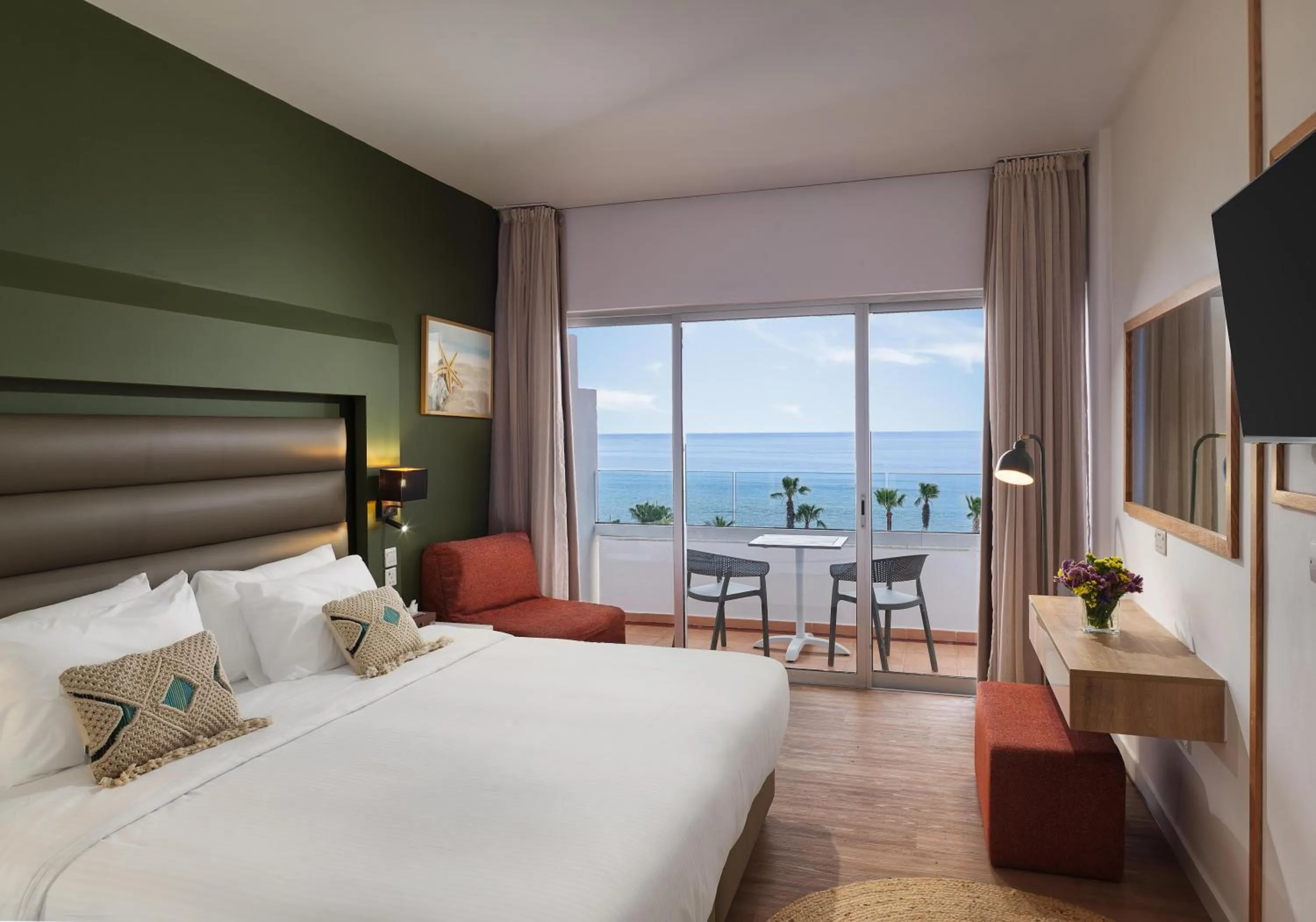 Bedroom, Bed in Leonardo Cypria Bay