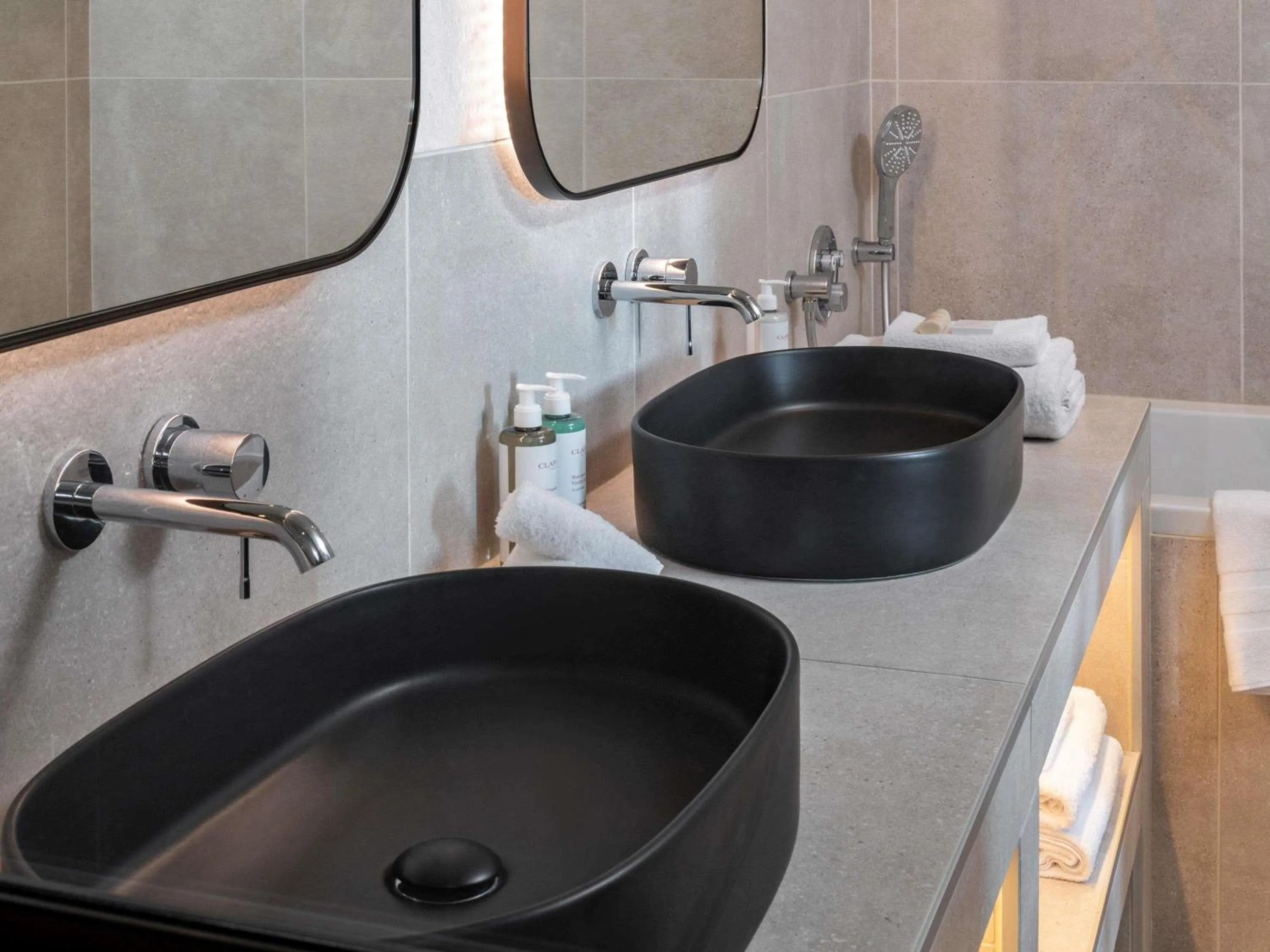 Photo of the whole room in Pullman Lyon