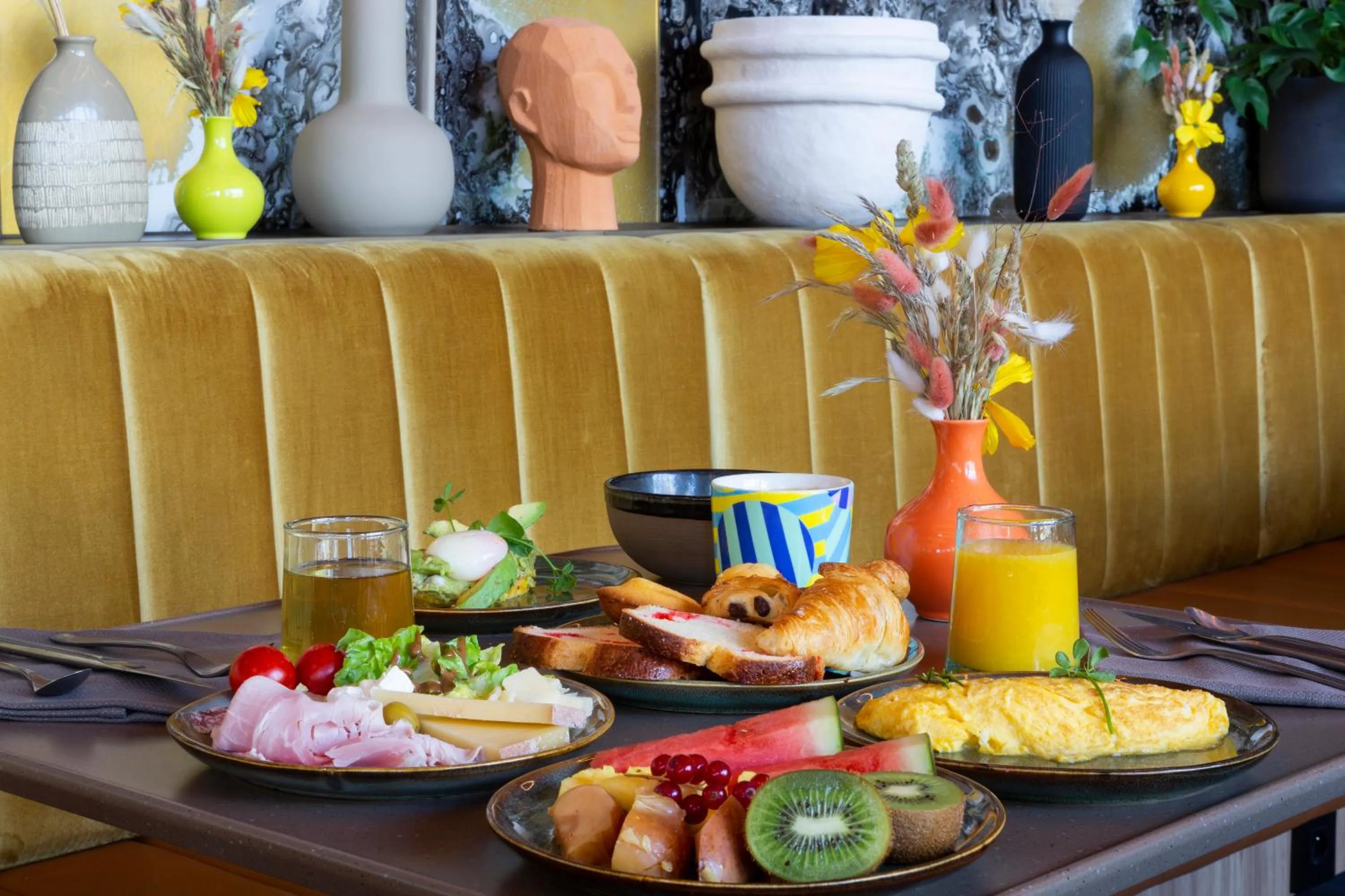 Breakfast in Pullman Lyon