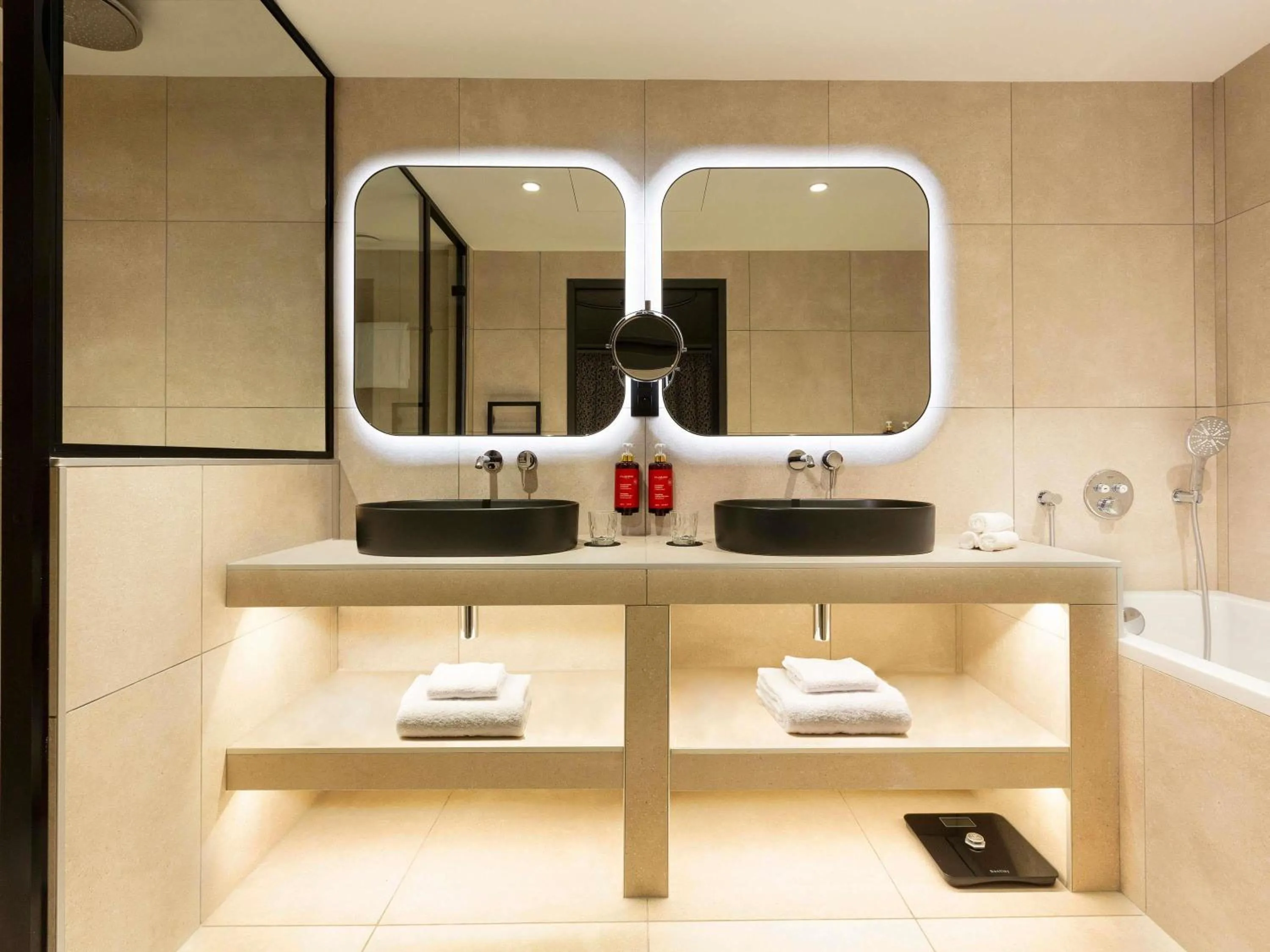 Bedroom in Pullman Lyon