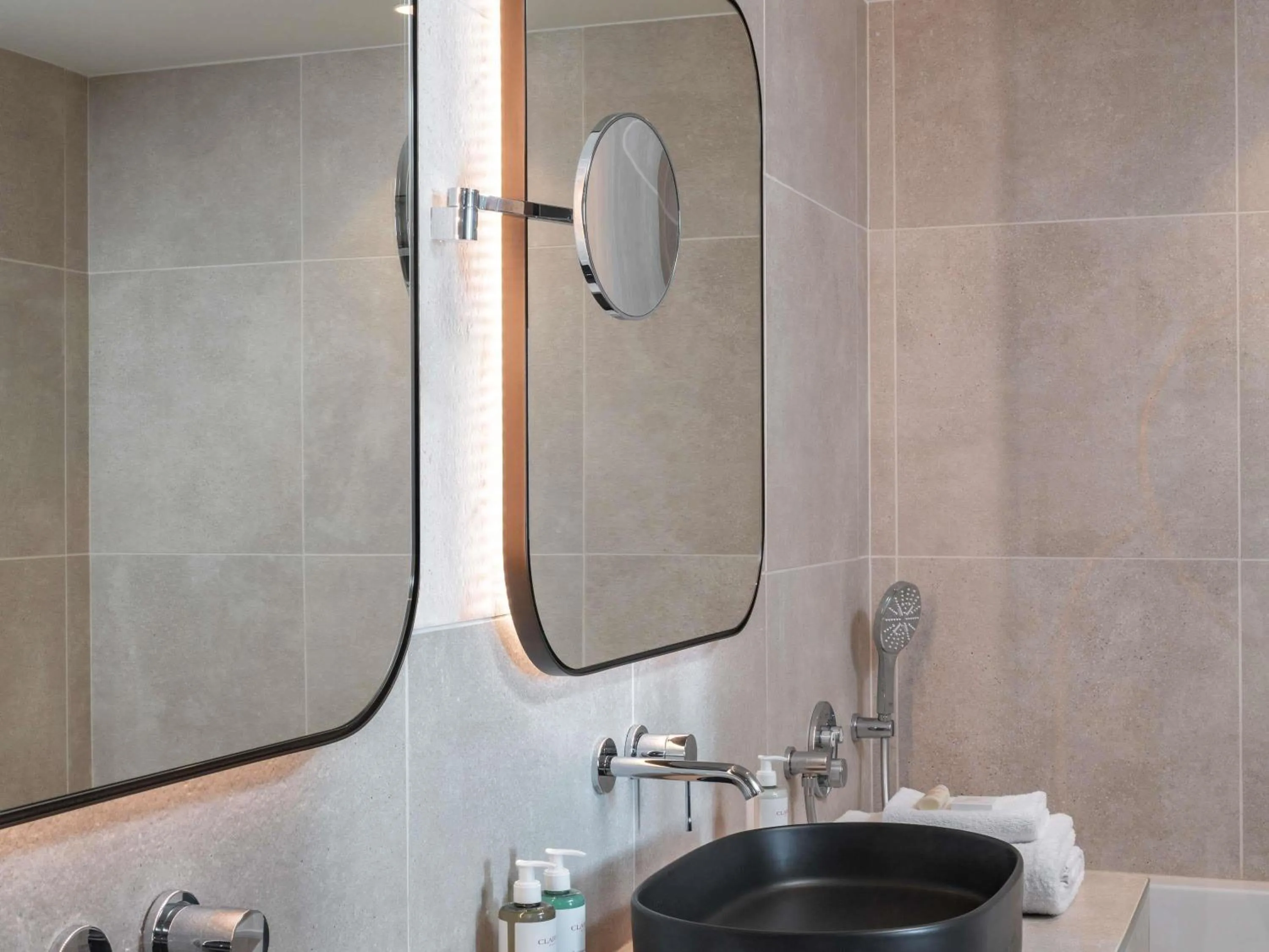 Bedroom in Pullman Lyon