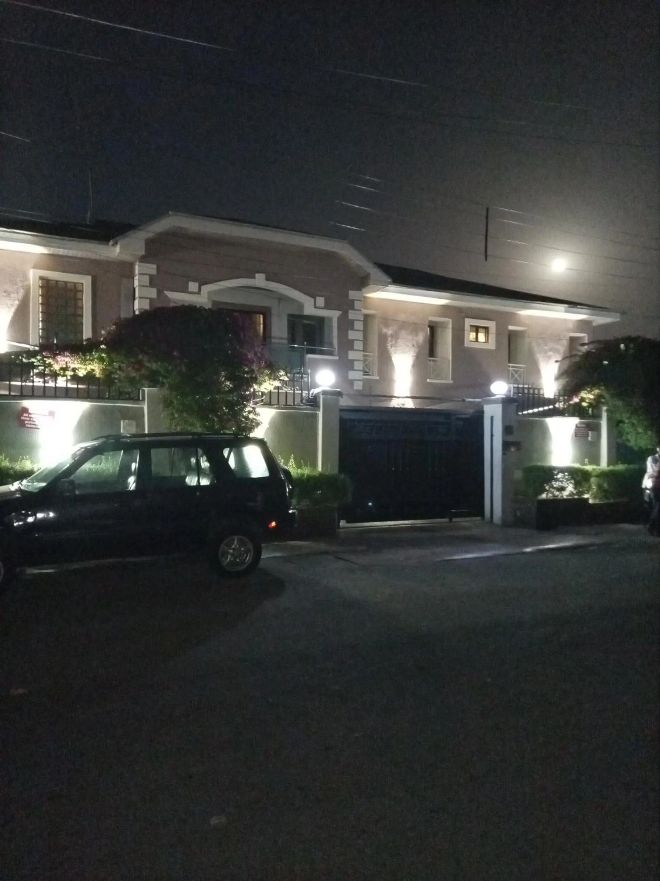 ERiTH APARTMENT & SUITES