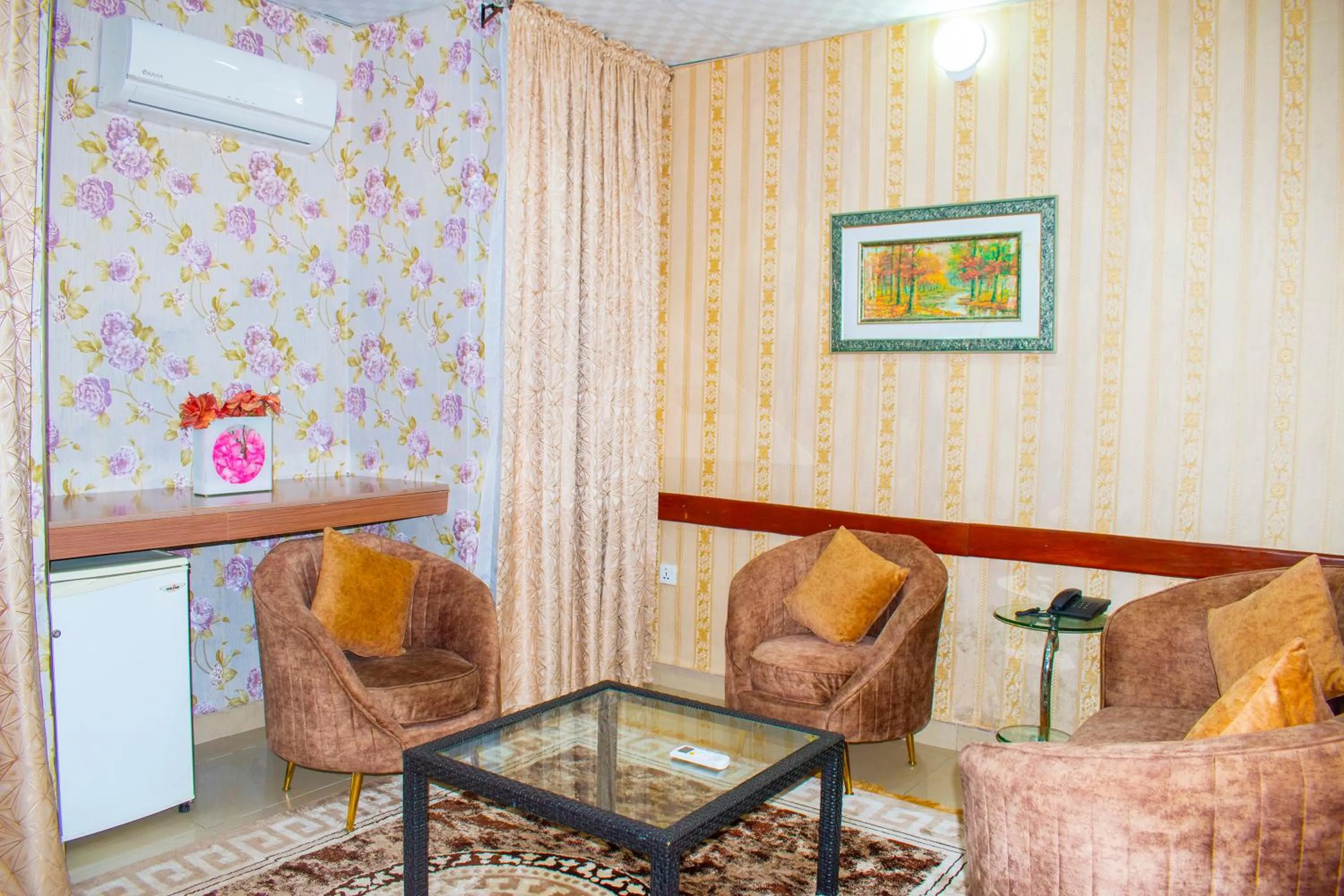 ERiTH APARTMENT & SUITES