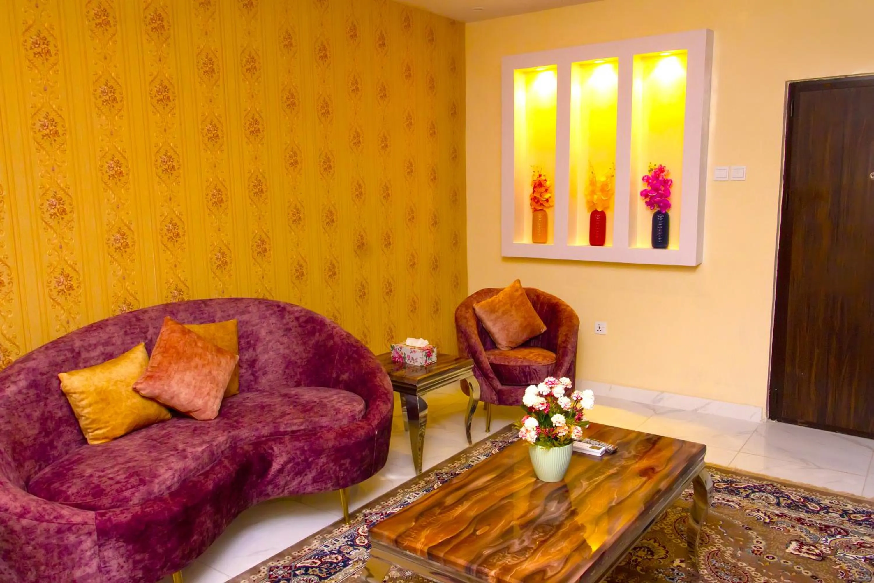 ERiTH APARTMENT & SUITES