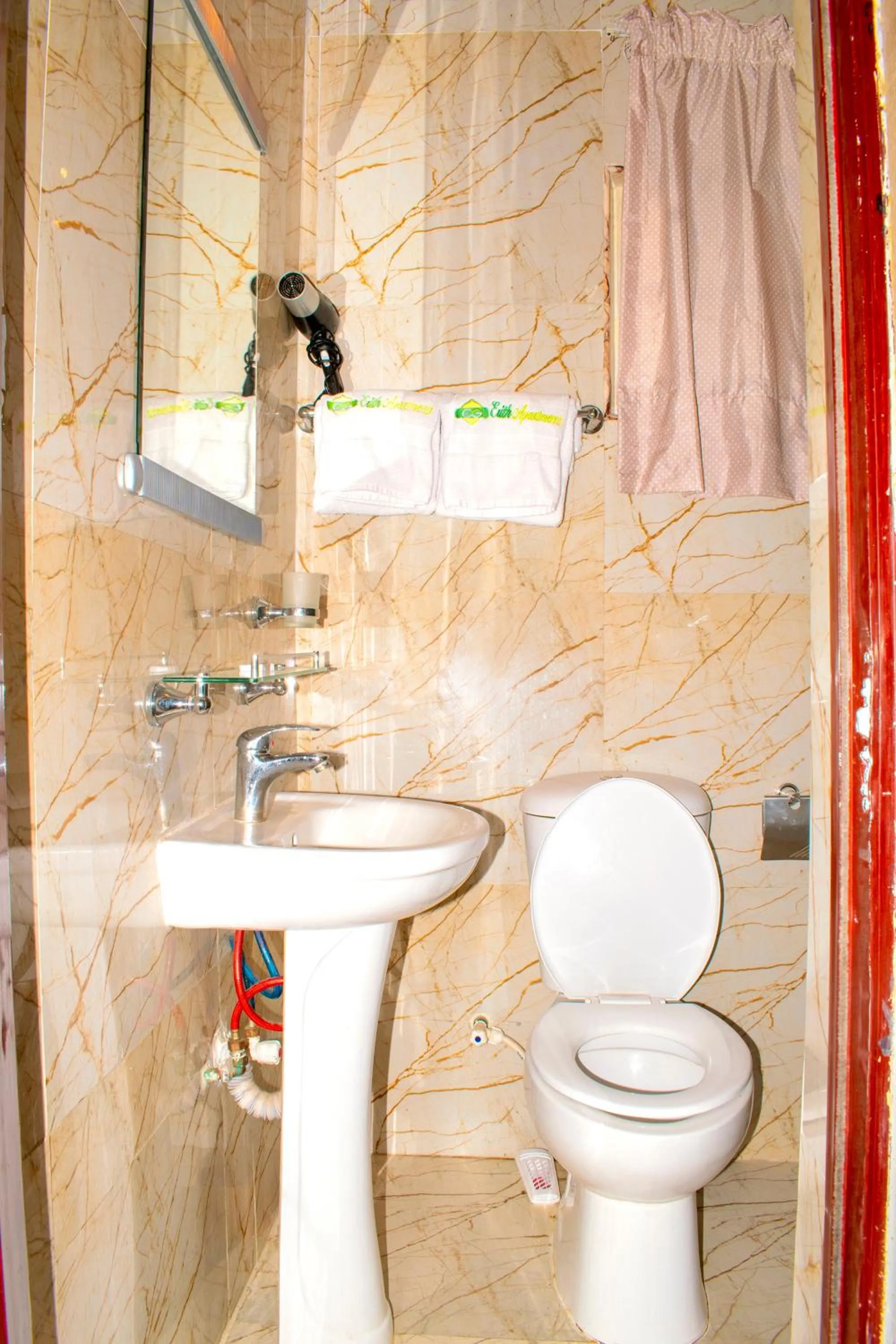 ERiTH APARTMENT & SUITES