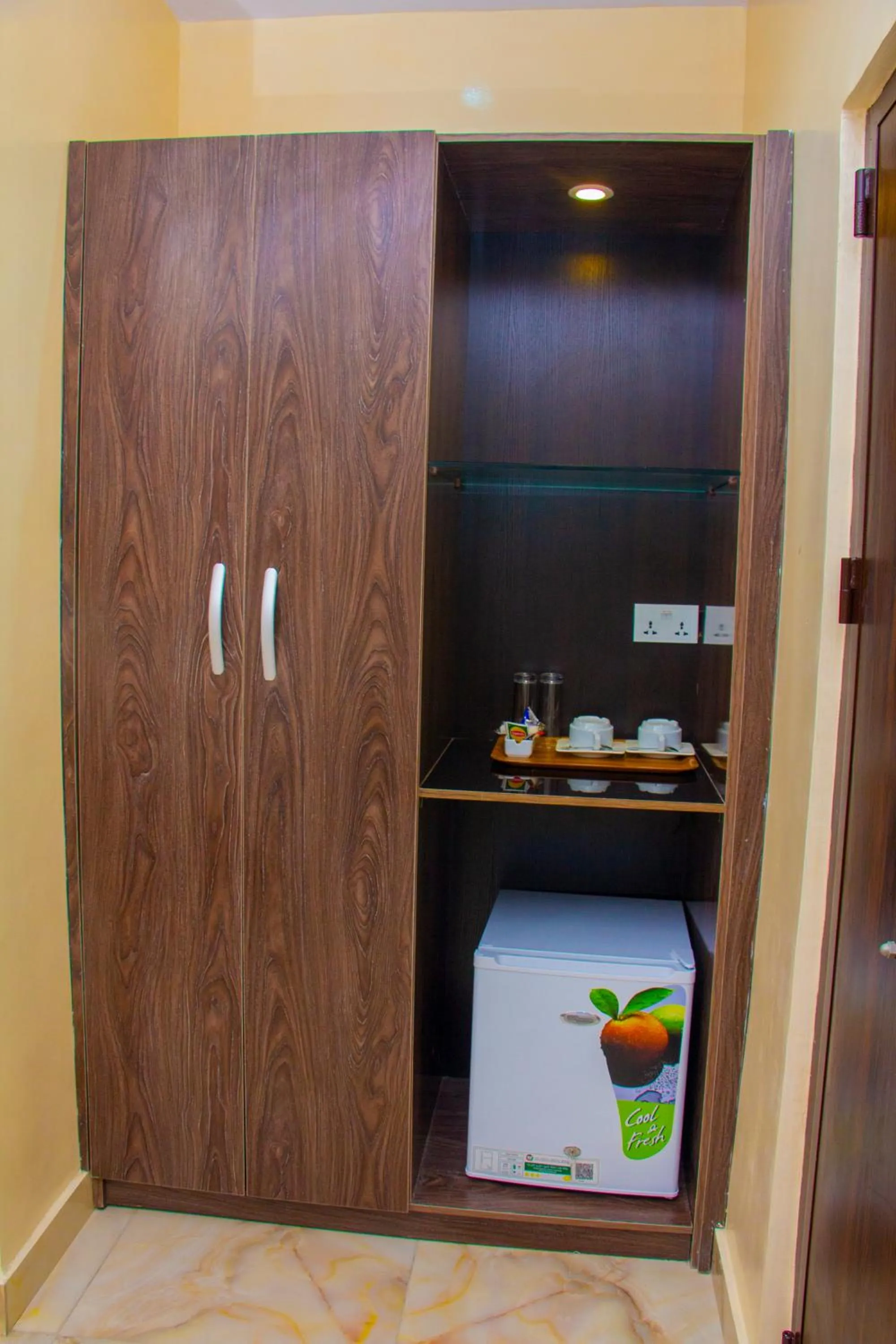 ERiTH APARTMENT & SUITES